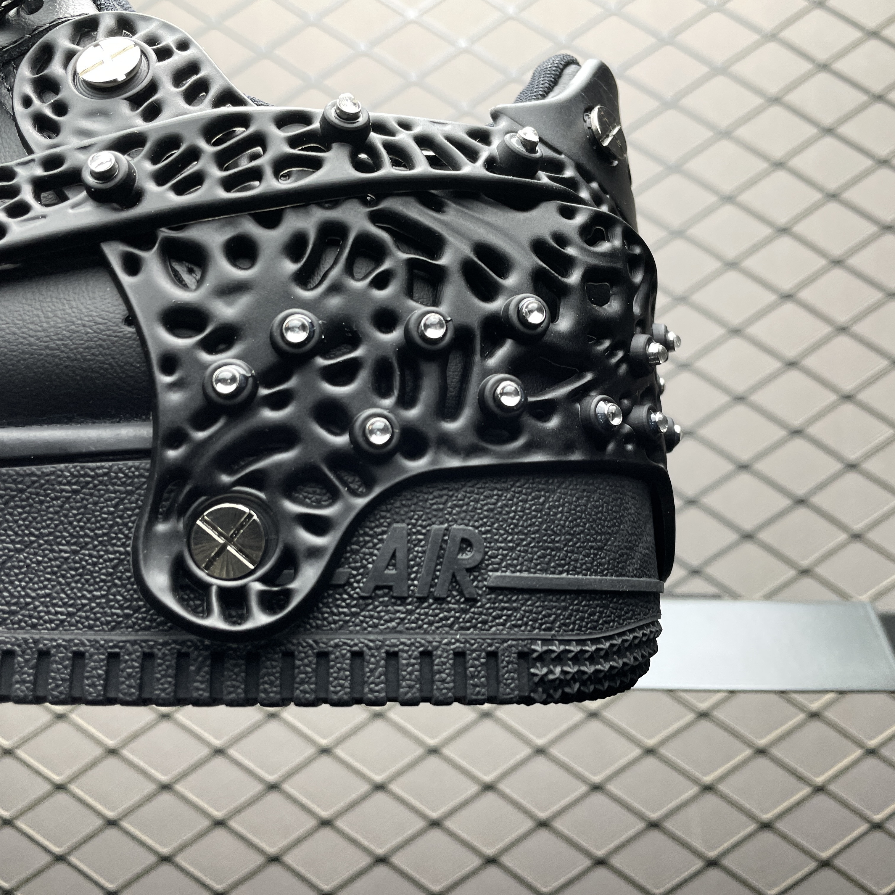 Swarovski × Nike Women's Air Force 1 Low Retro Reflective Crystal "Triple Black"（CV7668-001）