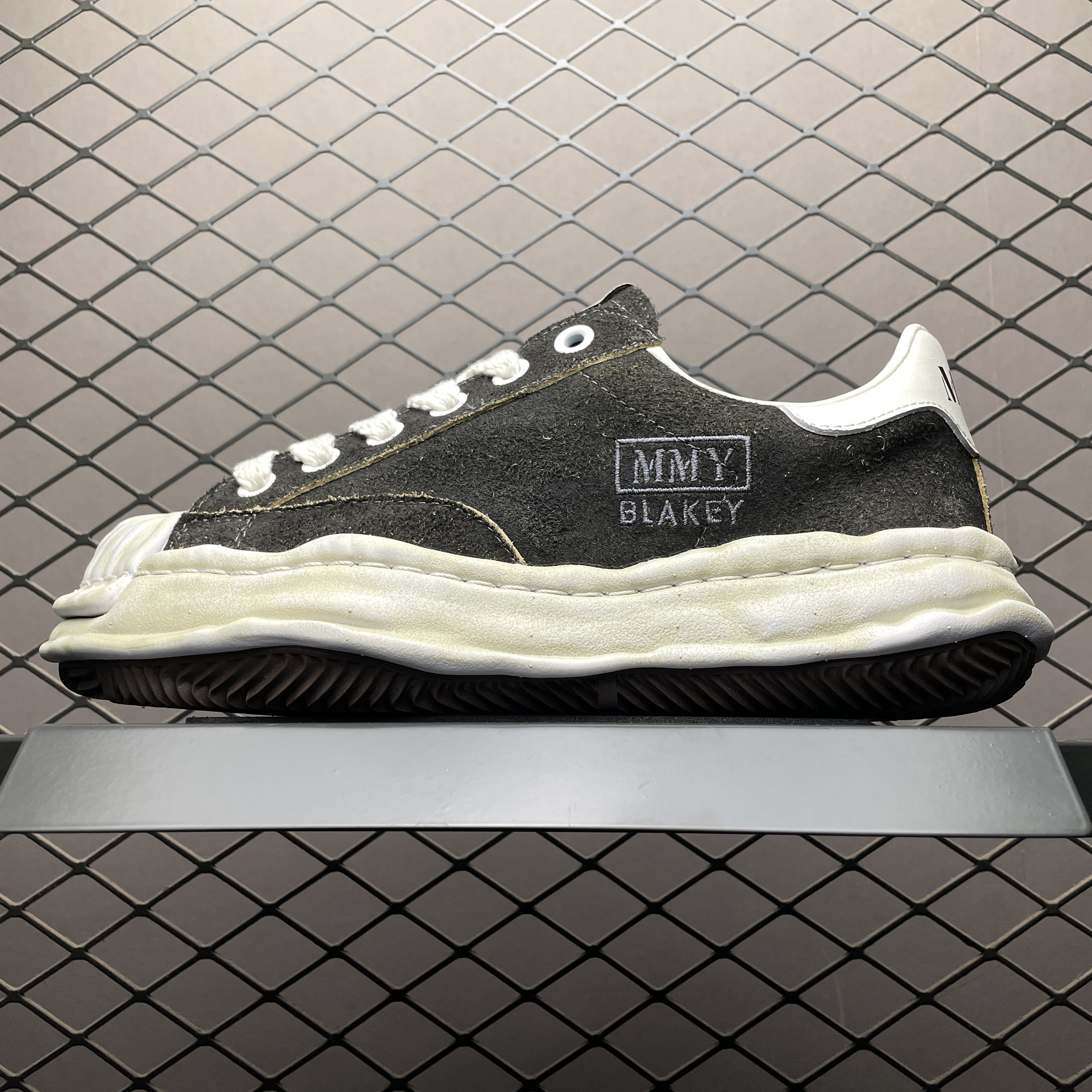 Maison MIHARA YASUHIRO BLAKEY OG Sole Vintage Suede Low-top Sneaker  (A15FW729BLACK)