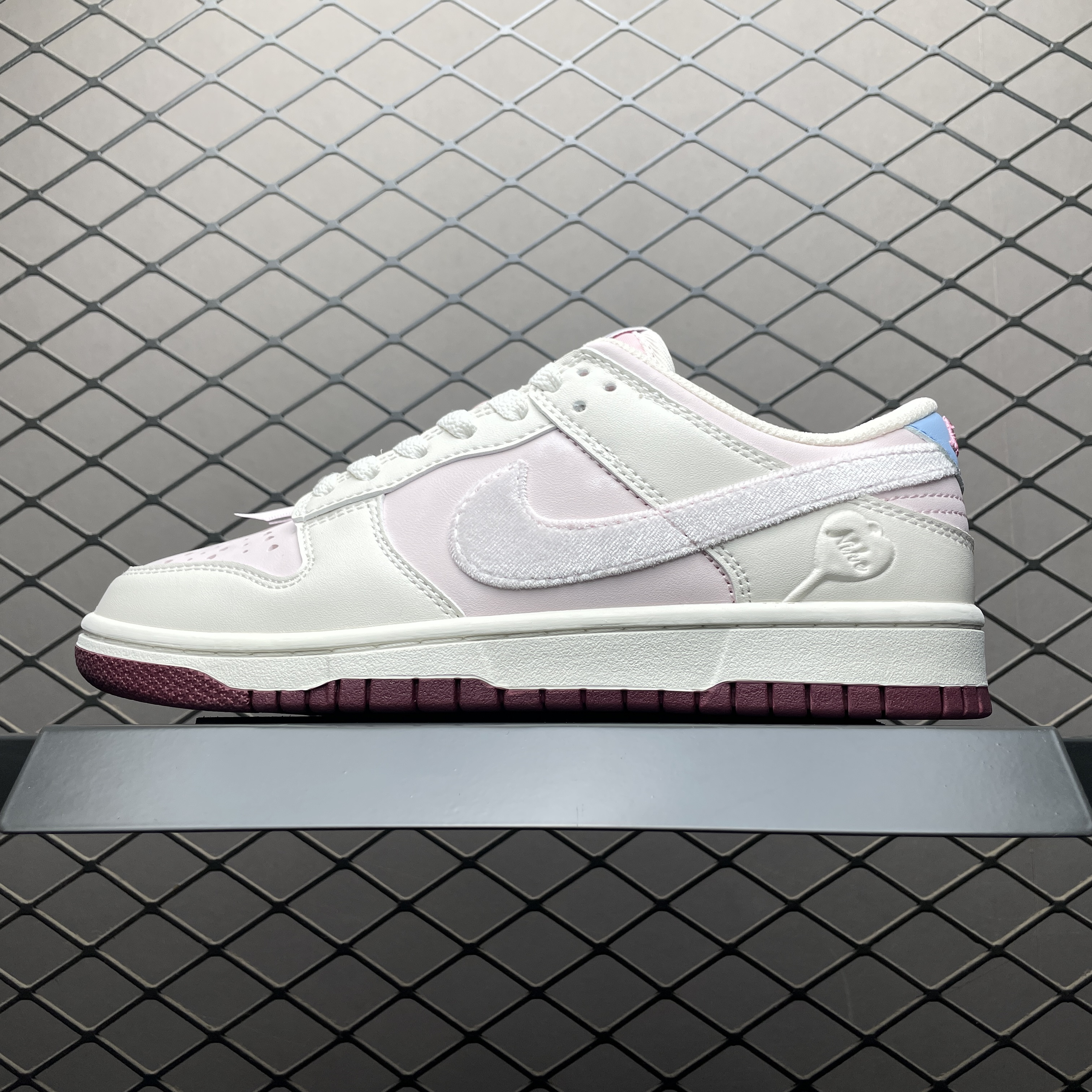 Nike Women's Dunk Low "Valentine’s Day" (2026)（IQ1145-610）