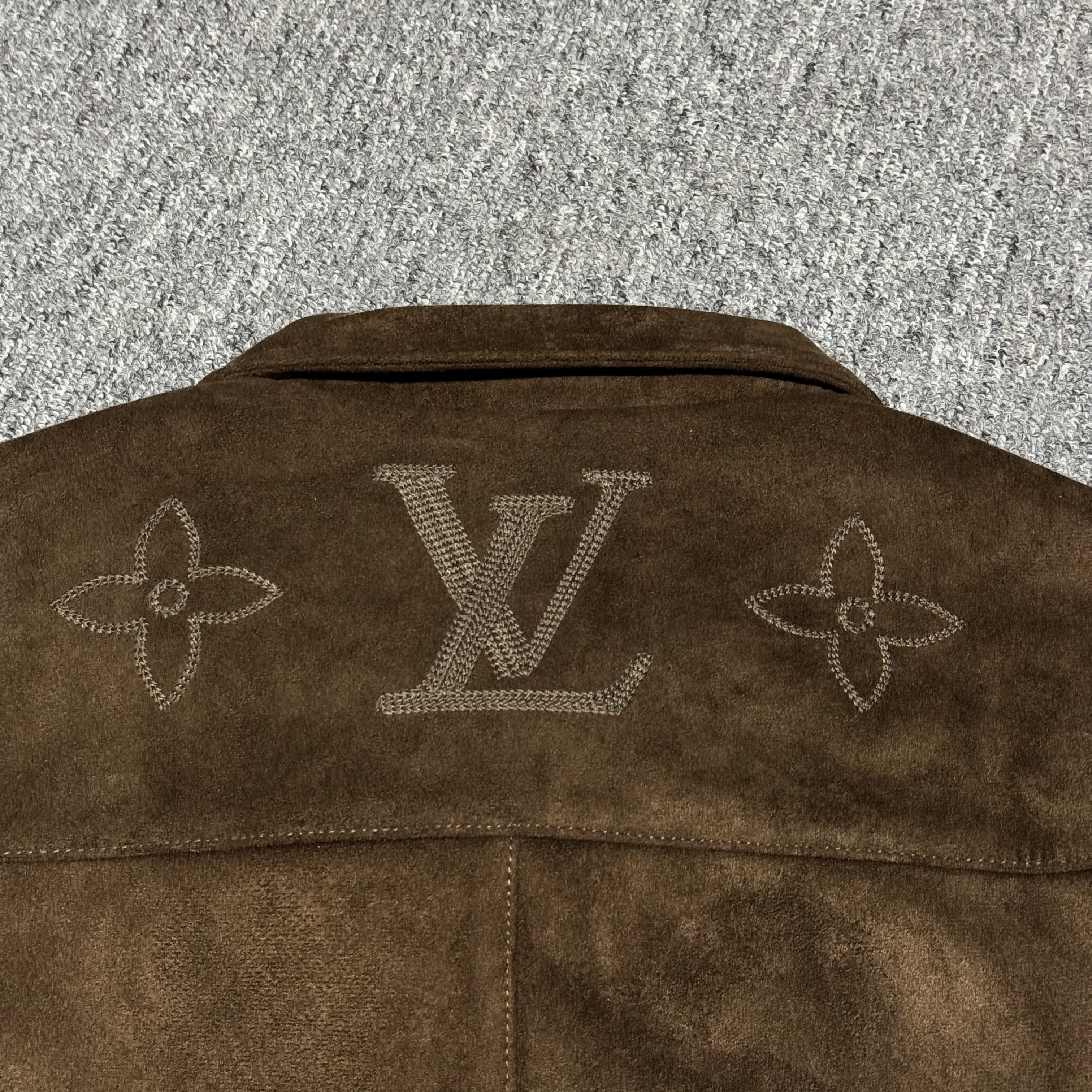 LOUIS VUITTON MONOGRAM Embroidered Suede Leather Jacket Shirt（1AIJYA）
