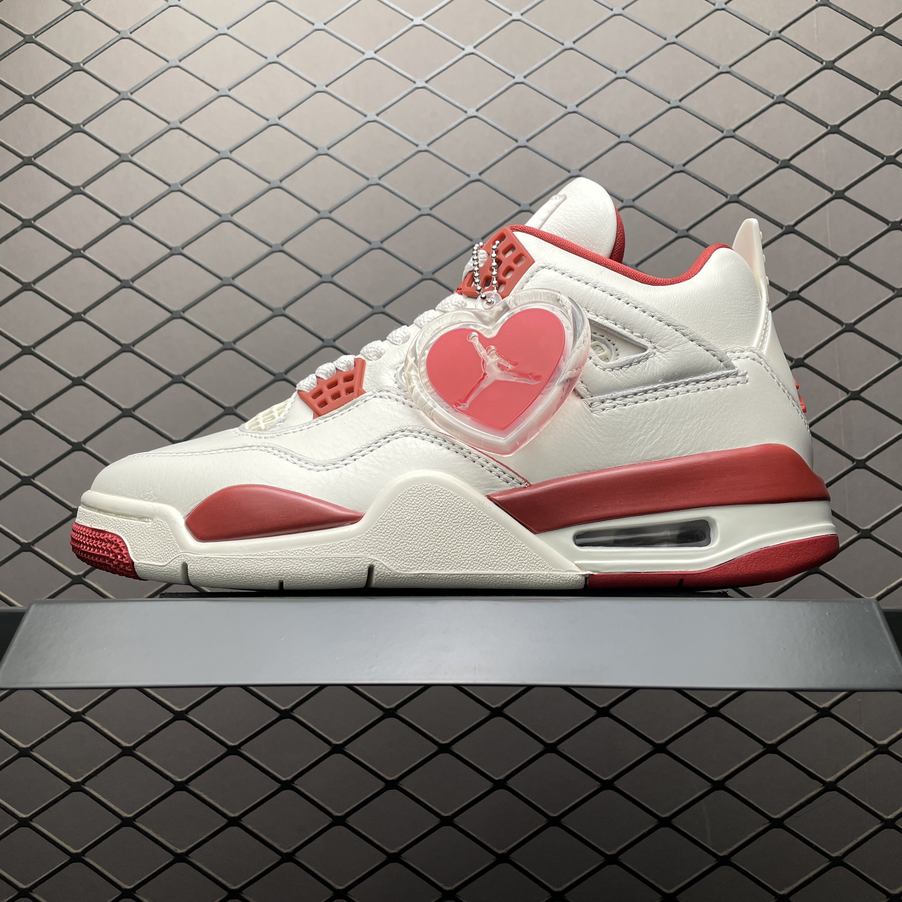 Nike Women's Air Jordan 4 "Sierra Red"（HV0823-108）