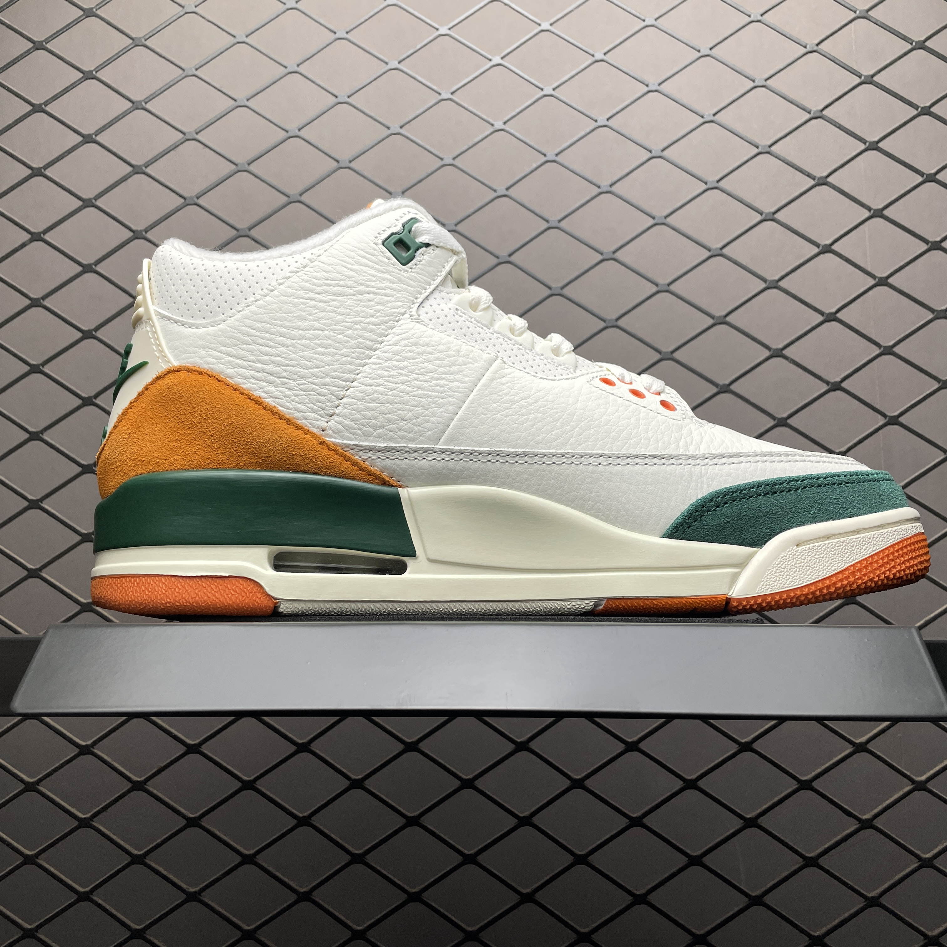 SoleFly × Nike Air Jordan 3 Retro SP "Miami"（IF4491-100）