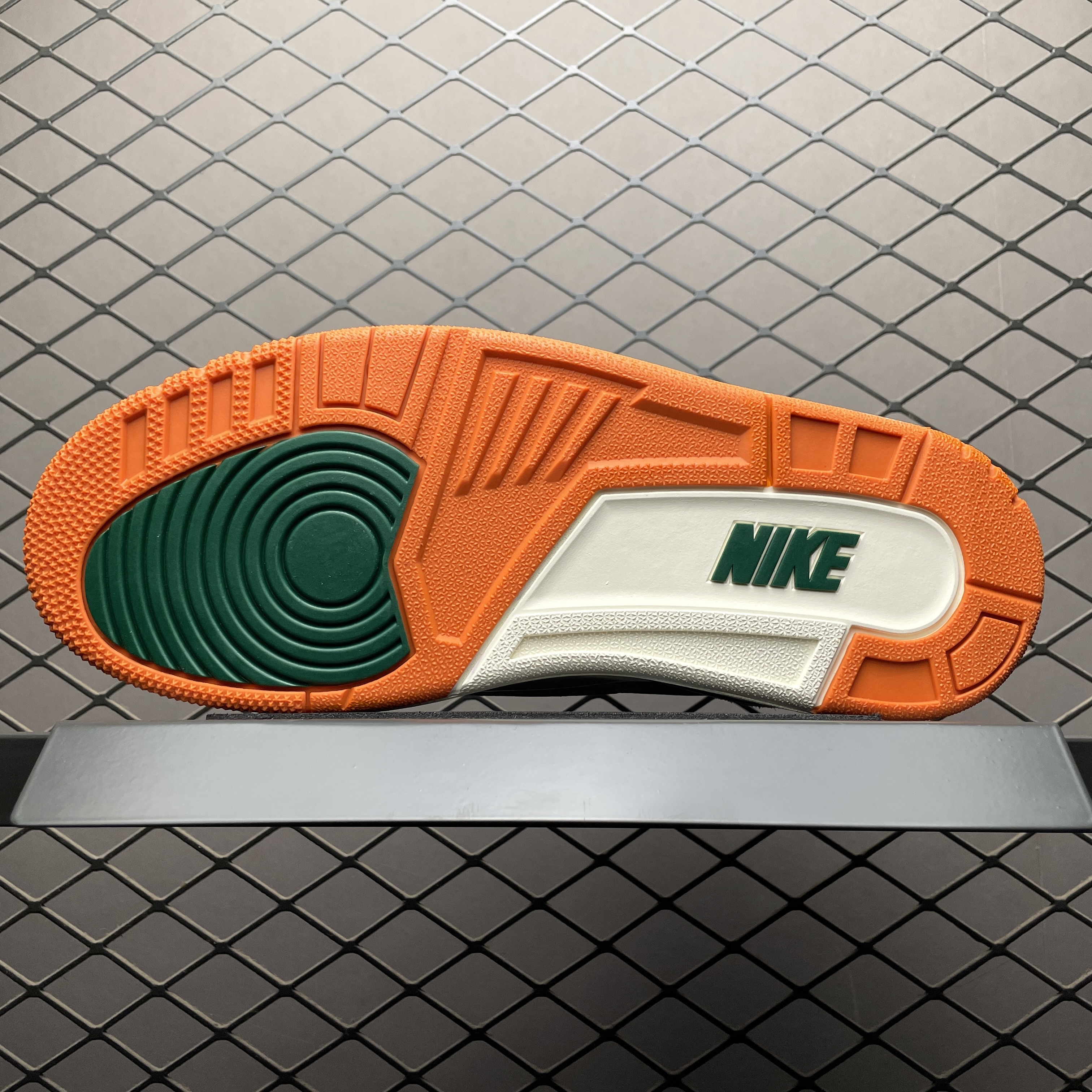 SoleFly × Nike Air Jordan 3 Retro SP "Miami"（IF4491-100）