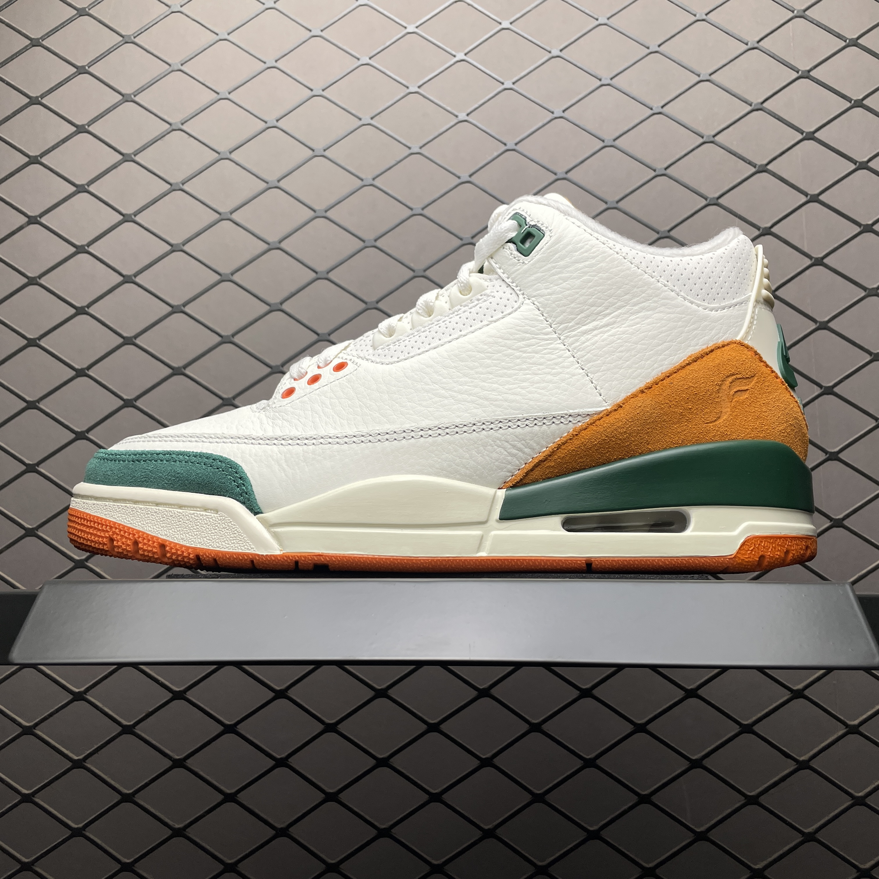 SoleFly × Nike Air Jordan 3 Retro SP "Miami"（IF4491-100）