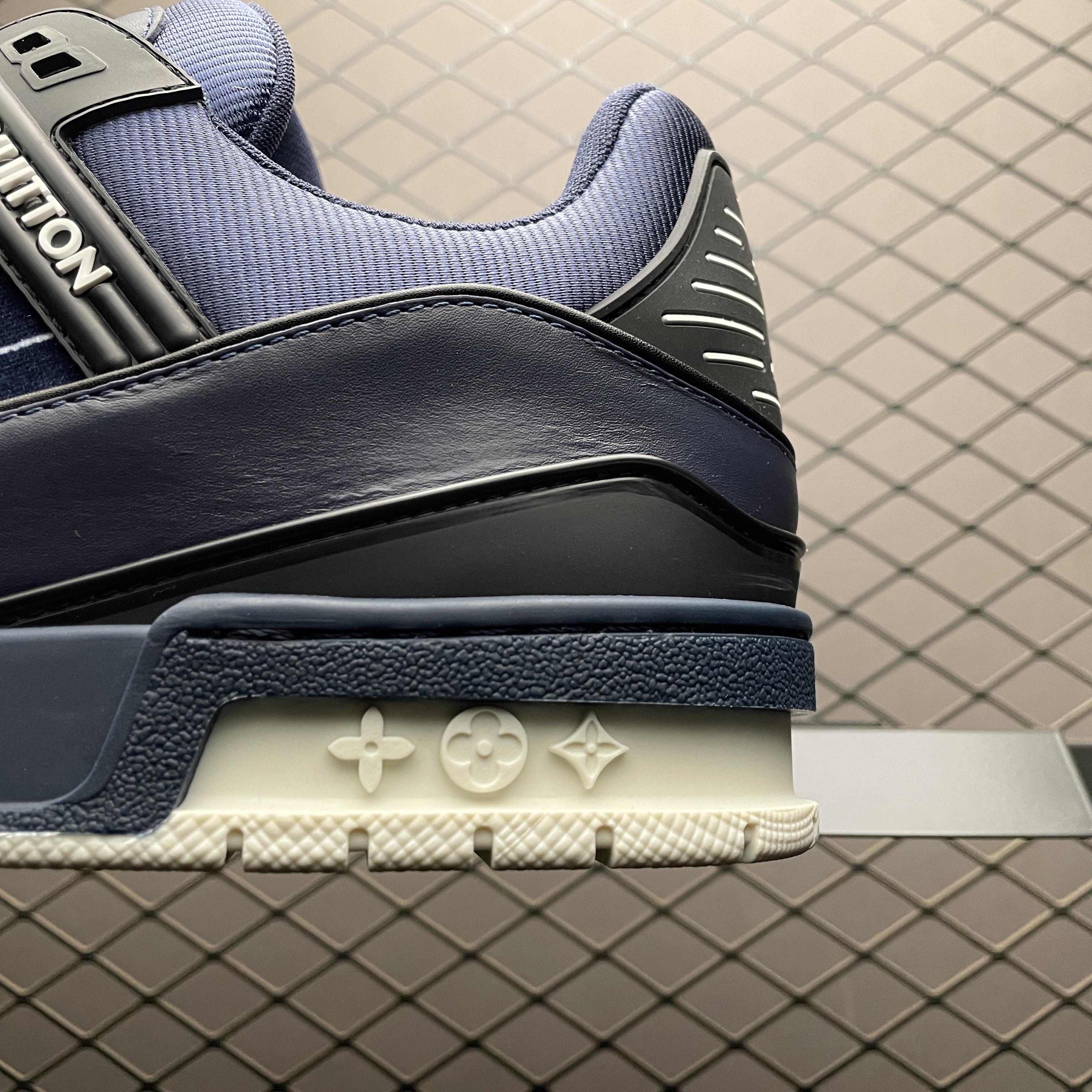 Louis Vuitton LV Trainer Sneaker（1AJ228)