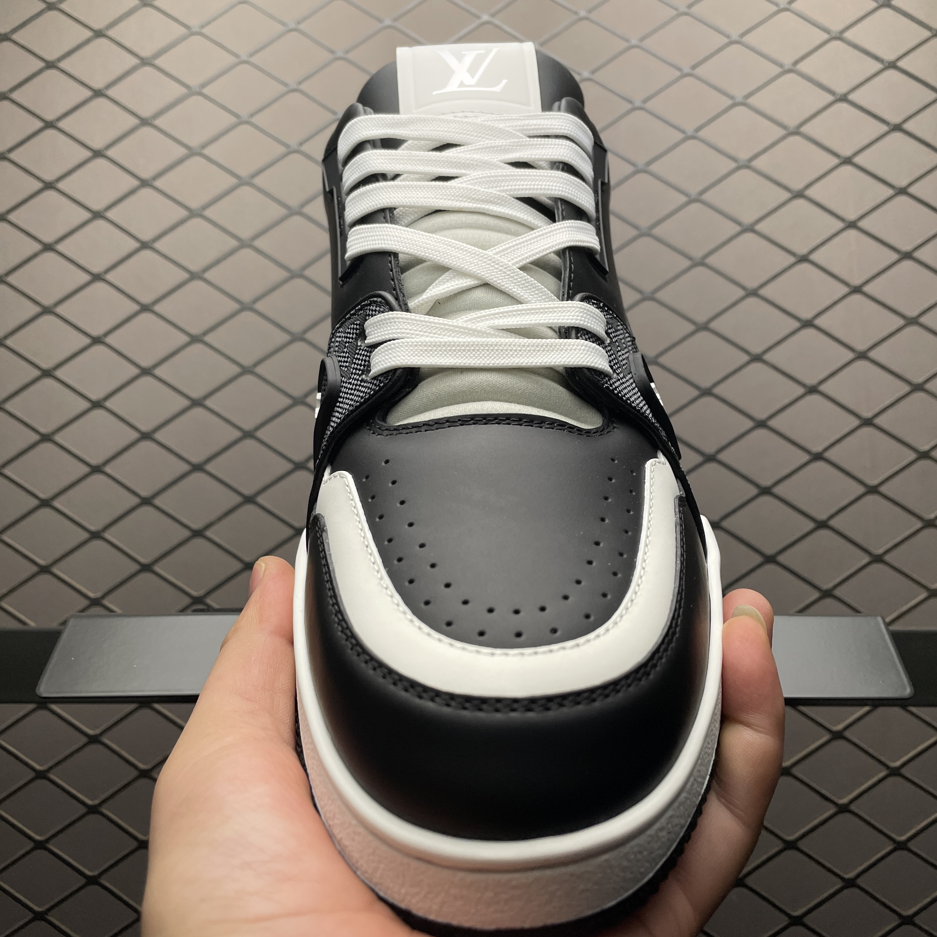 Louis Vuitton LV Trainer Sneaker（1AJ300)