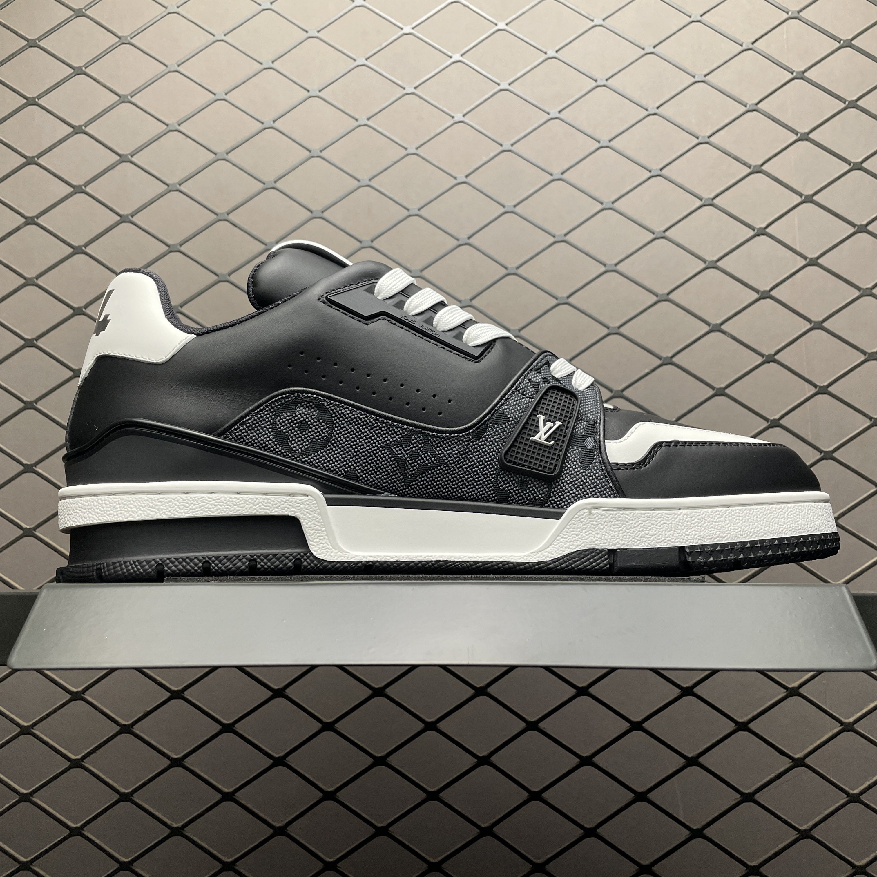 Louis Vuitton LV Trainer Sneaker（1AJ300)