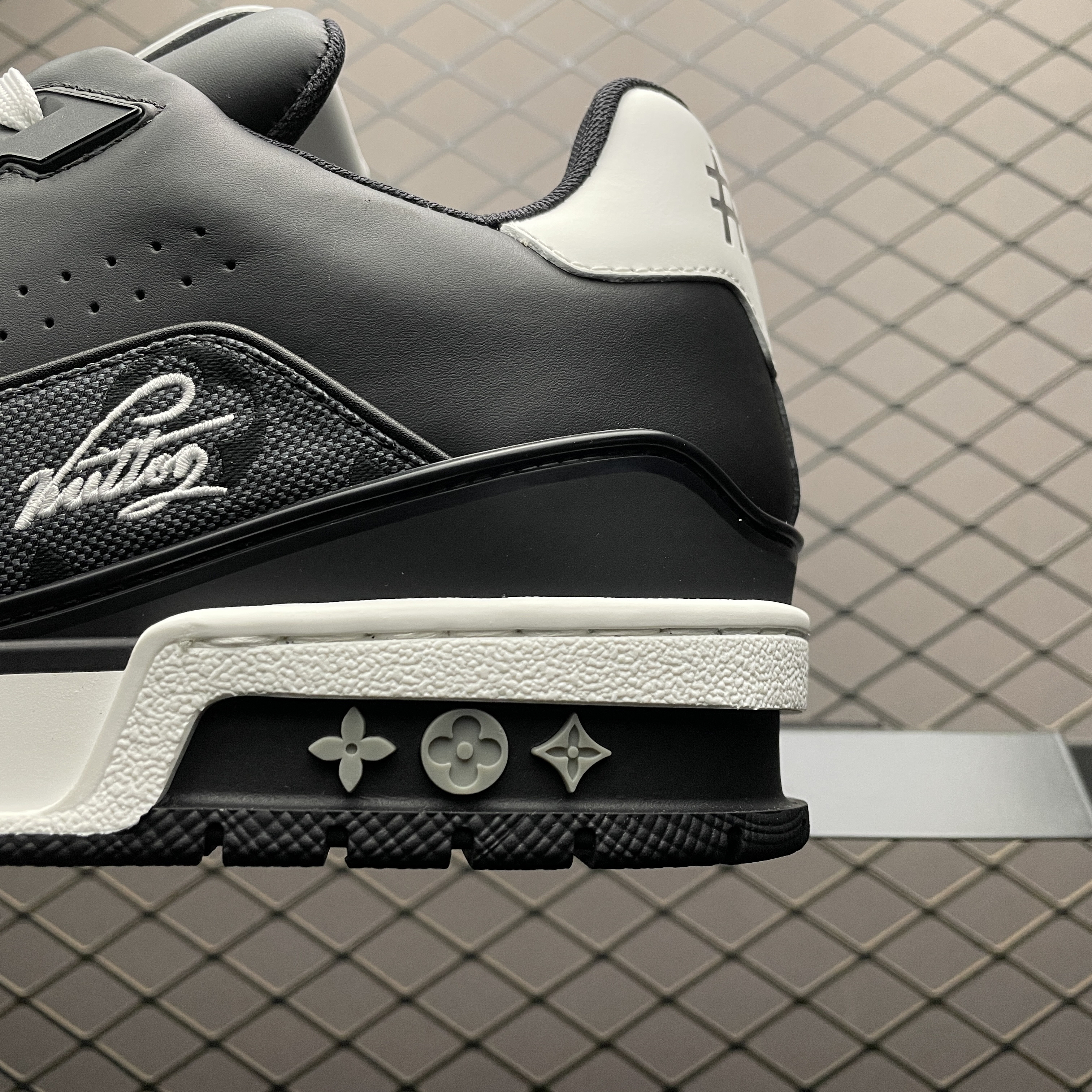 Louis Vuitton LV Trainer Sneaker（1AJ300)