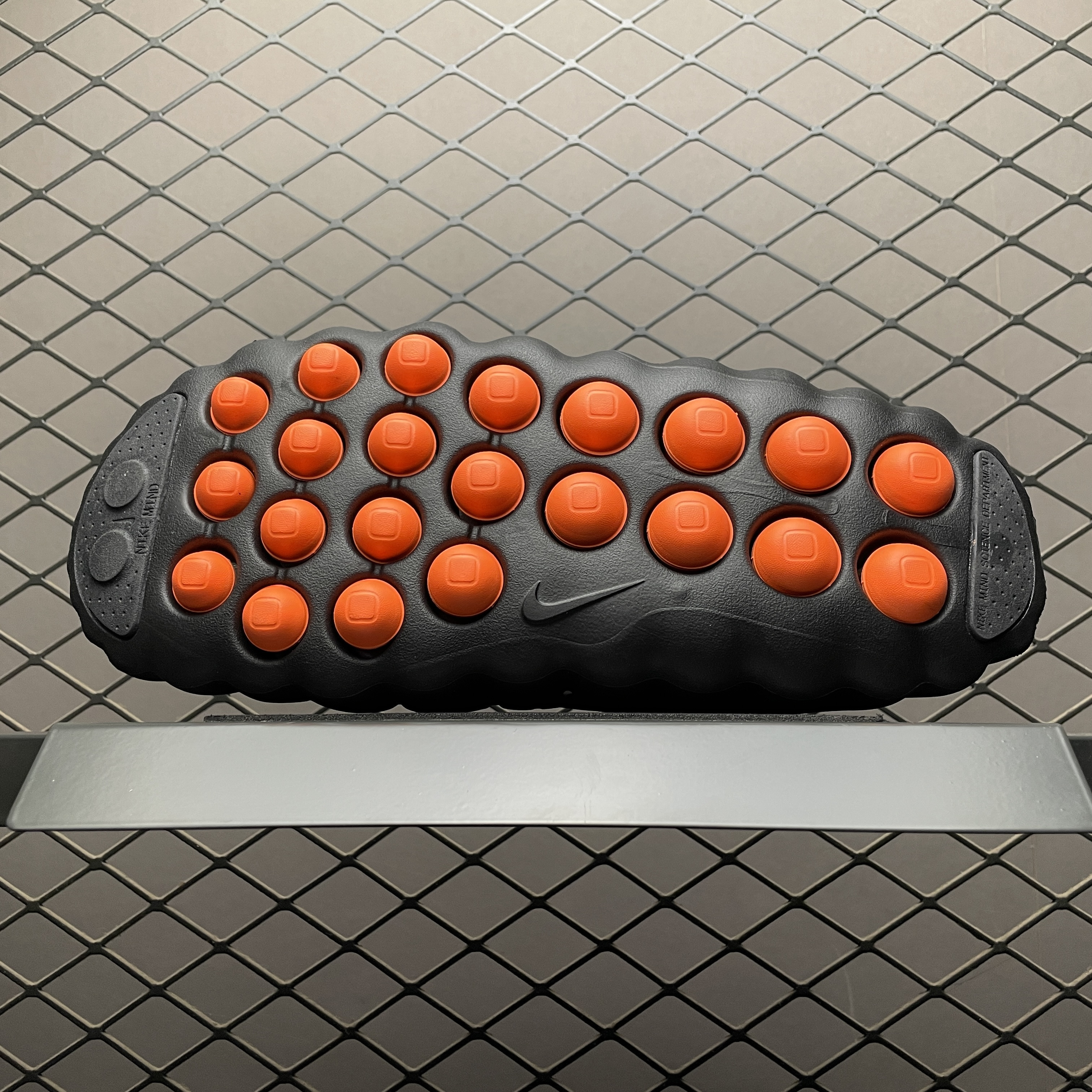 Nike Mind 001 Mules "Black/Hyper Crimson"（HQ4307-001）