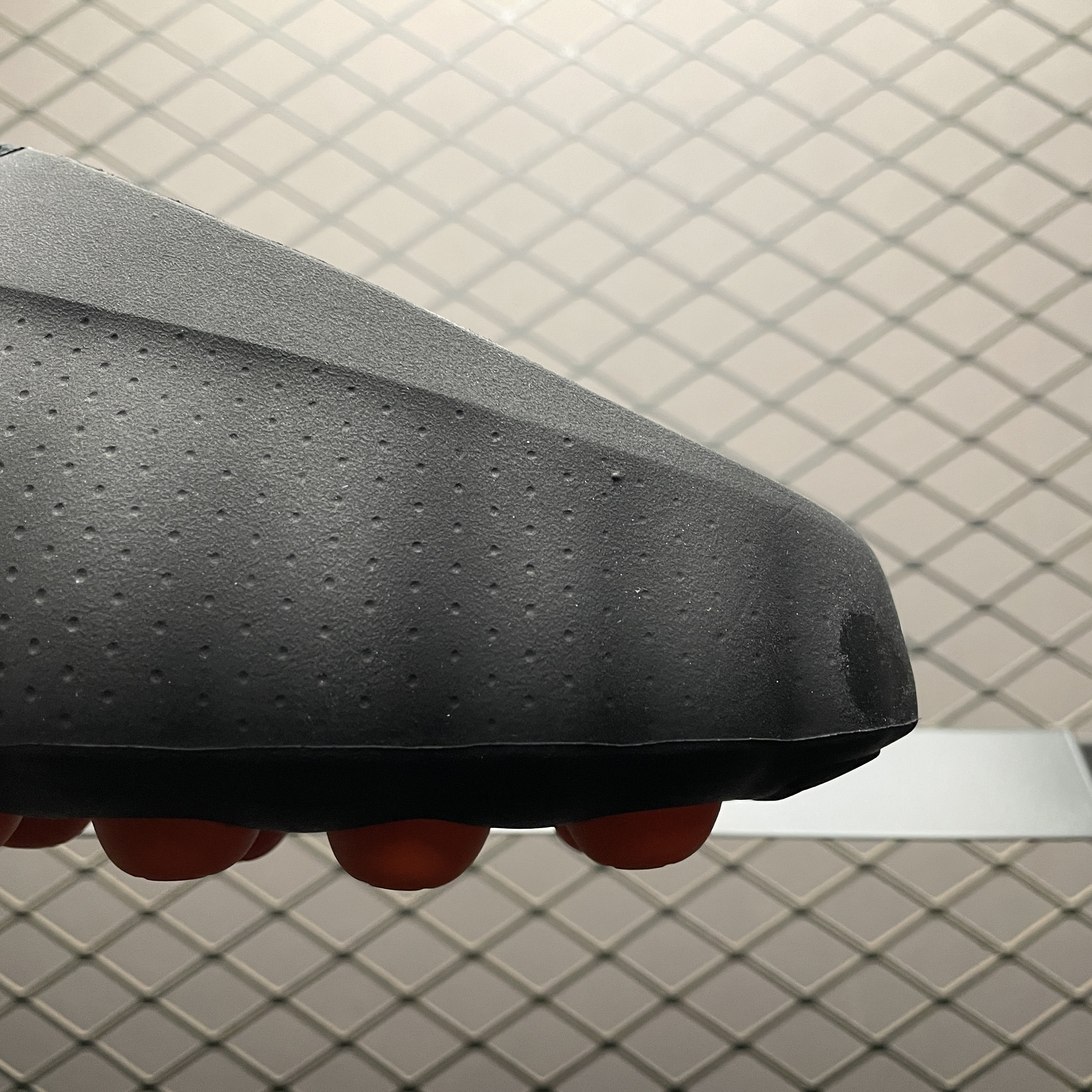 Nike Mind 001 Mules "Black/Hyper Crimson"（HQ4307-001）