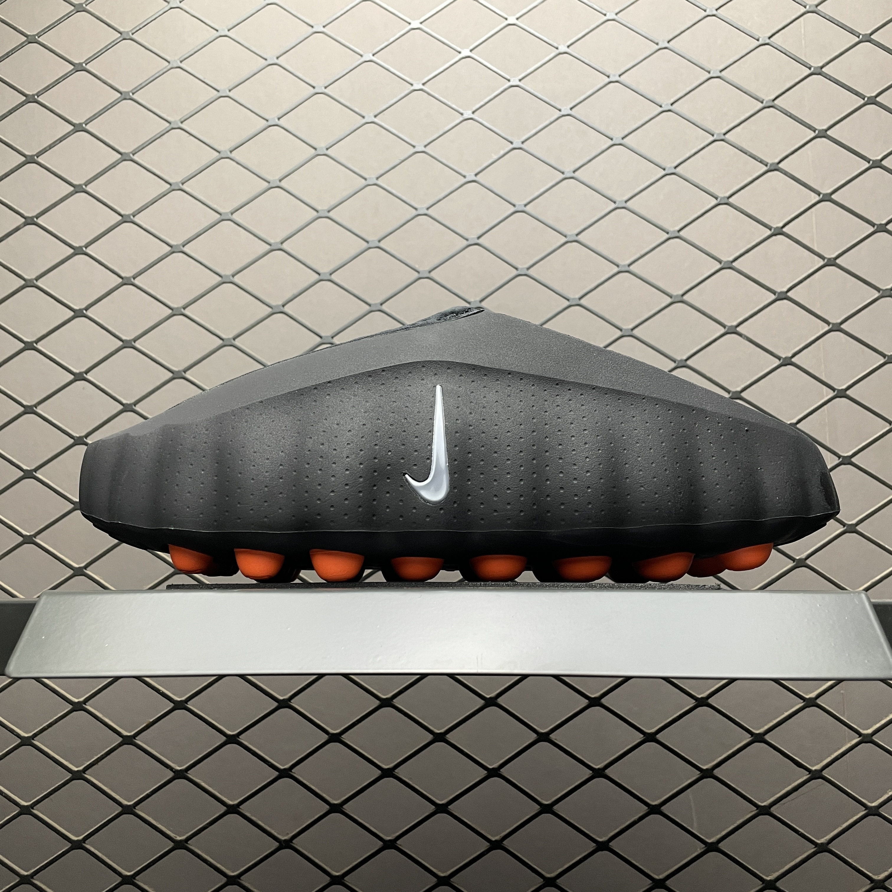 Nike Mind 001 Mules "Black/Hyper Crimson"（HQ4307-001）