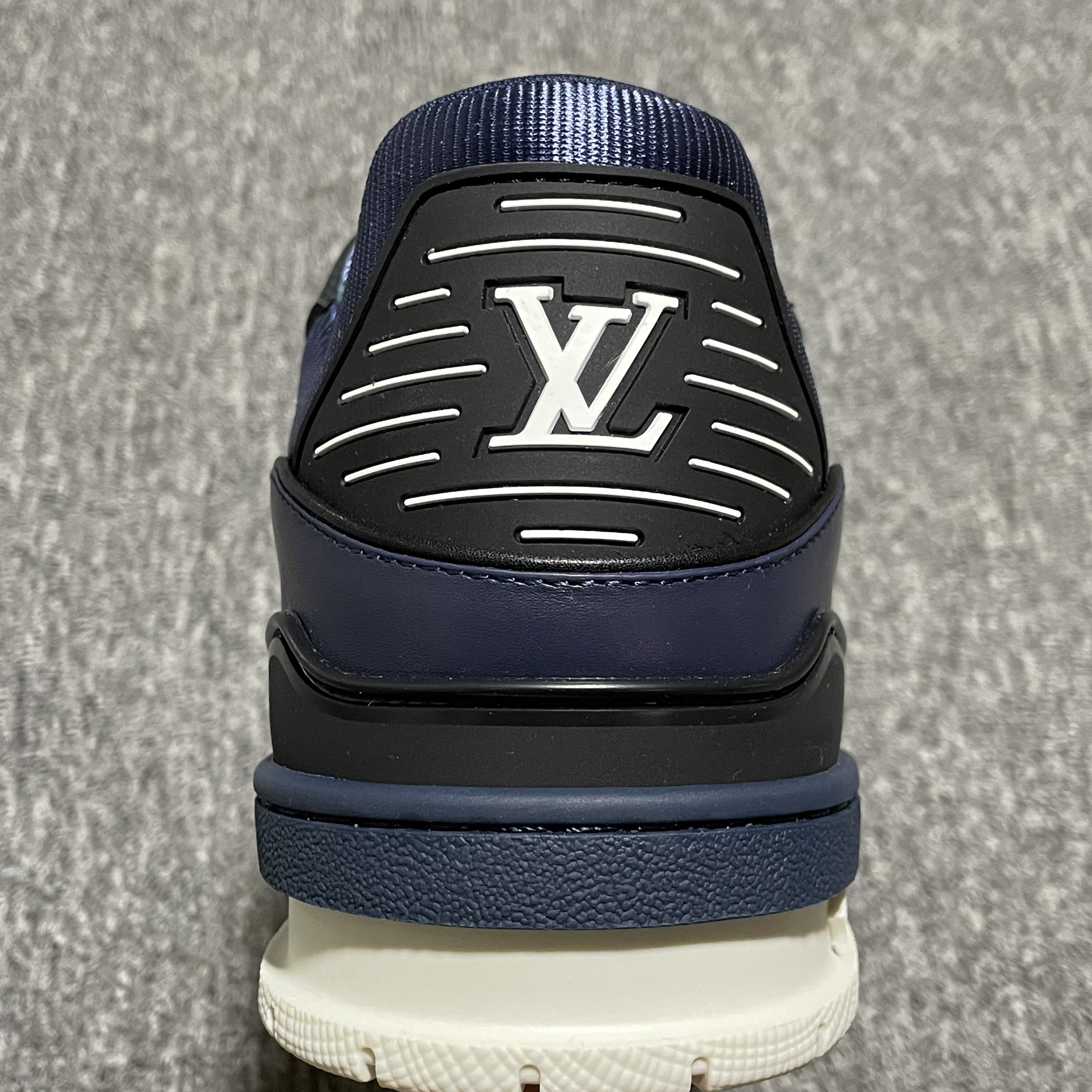 Louis Vuitton LV Trainer Sneaker（1AJ228)
