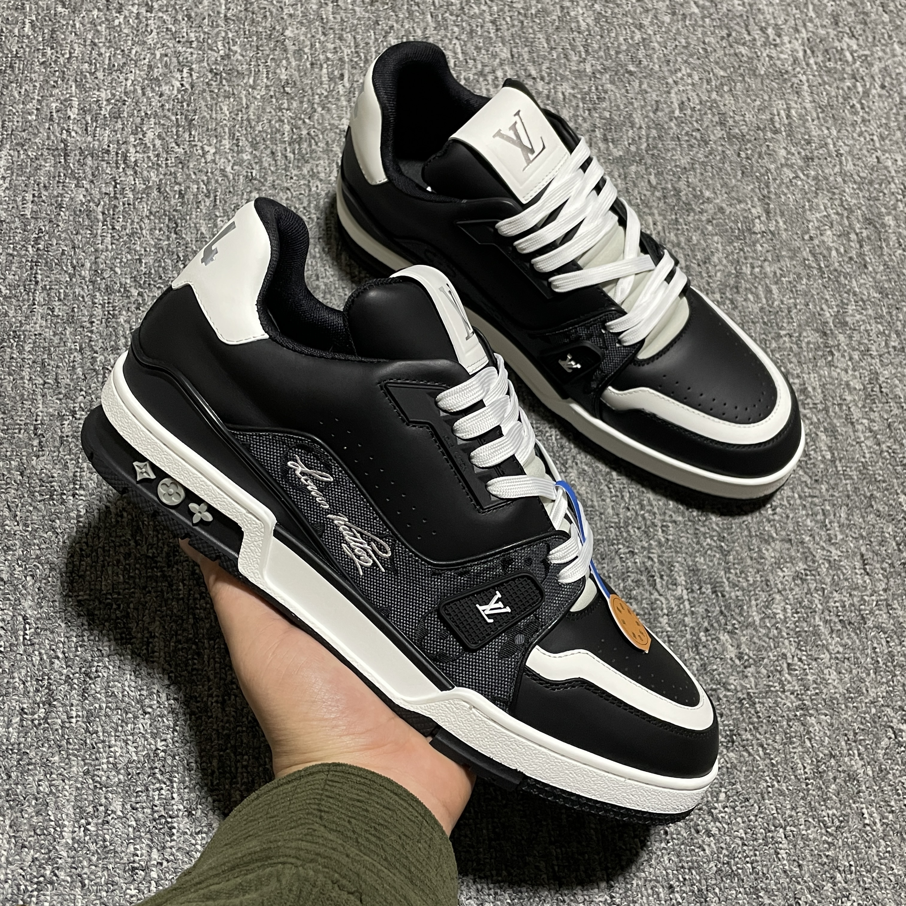 Louis Vuitton LV Trainer Sneaker（1AJ300)