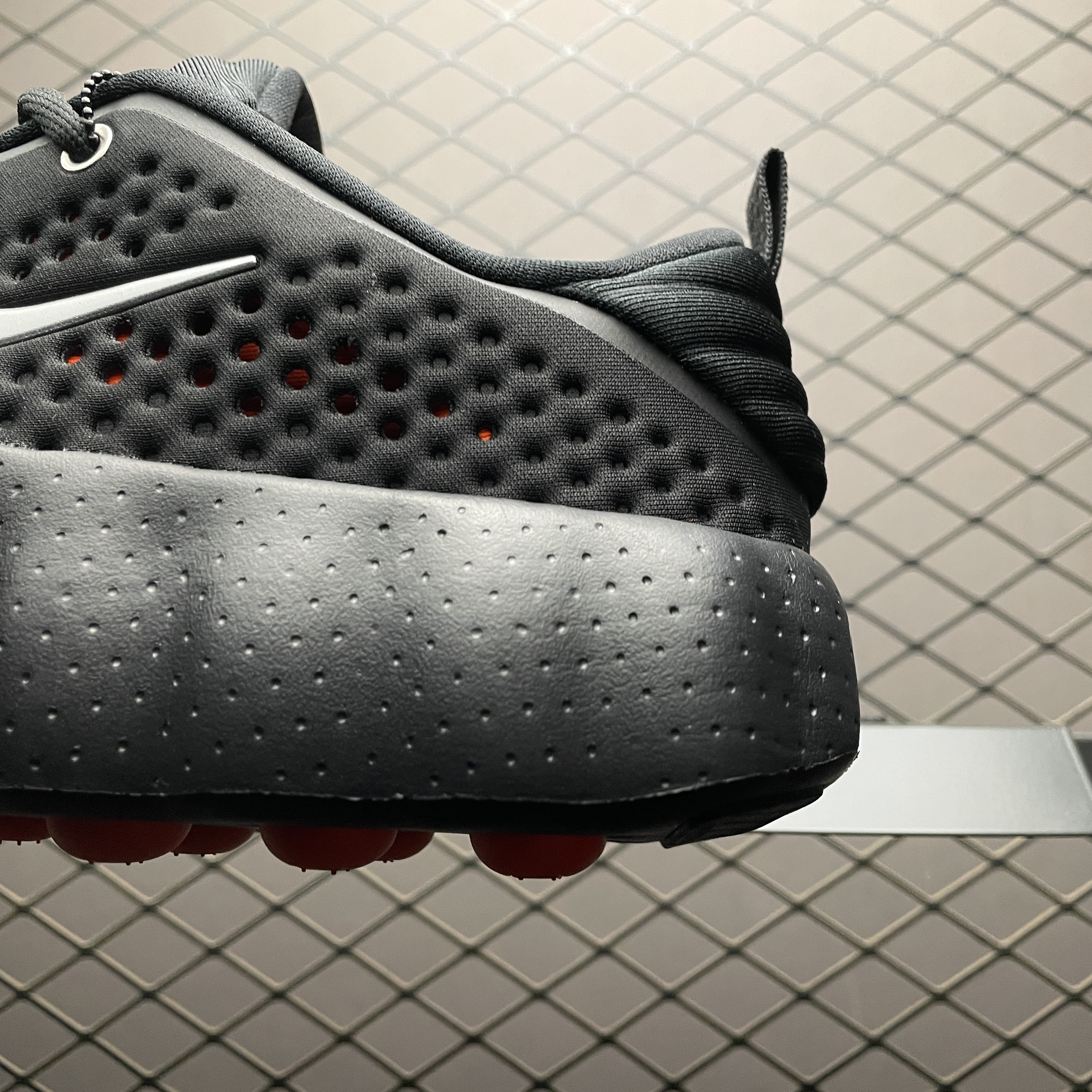 Nike Mind 002 "Black/Hyper Crimson"（HQ4308-001）