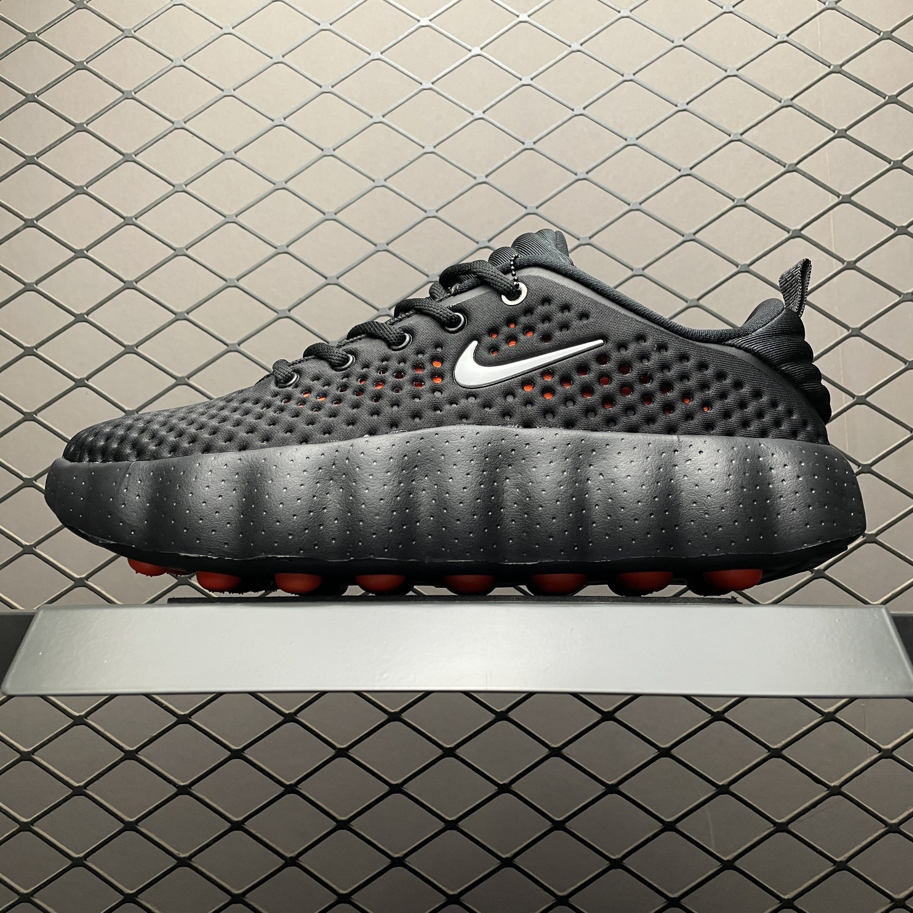 Nike Mind 002 "Black/Hyper Crimson"（HQ4308-001）