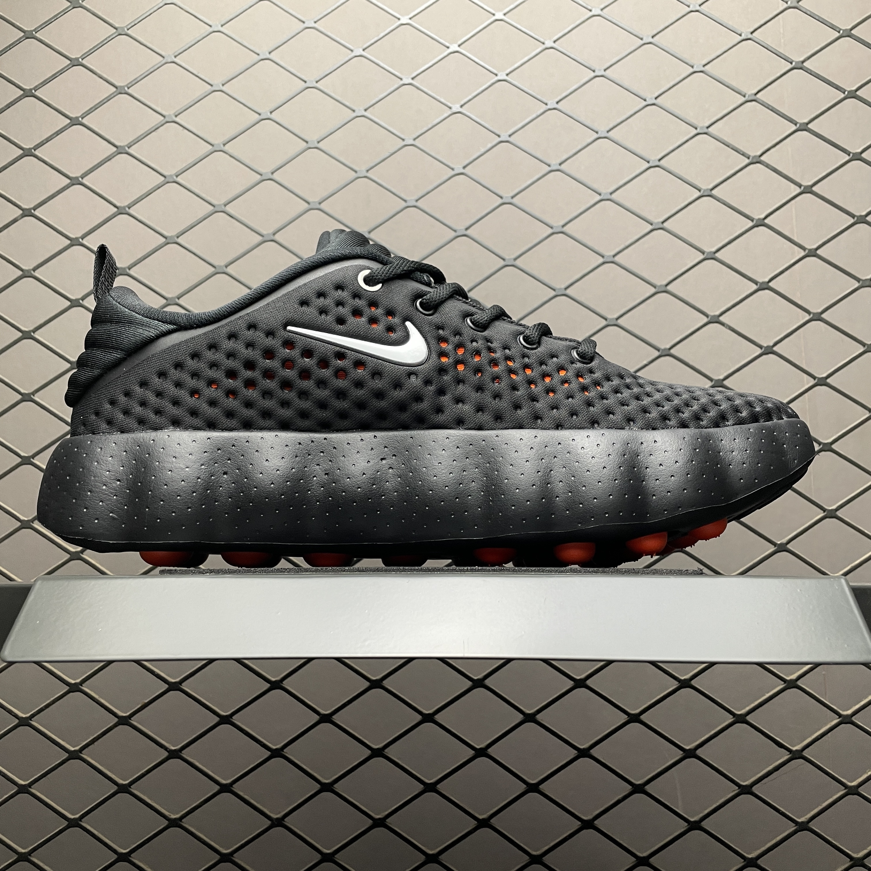 Nike Mind 002 "Black/Hyper Crimson"（HQ4308-001）