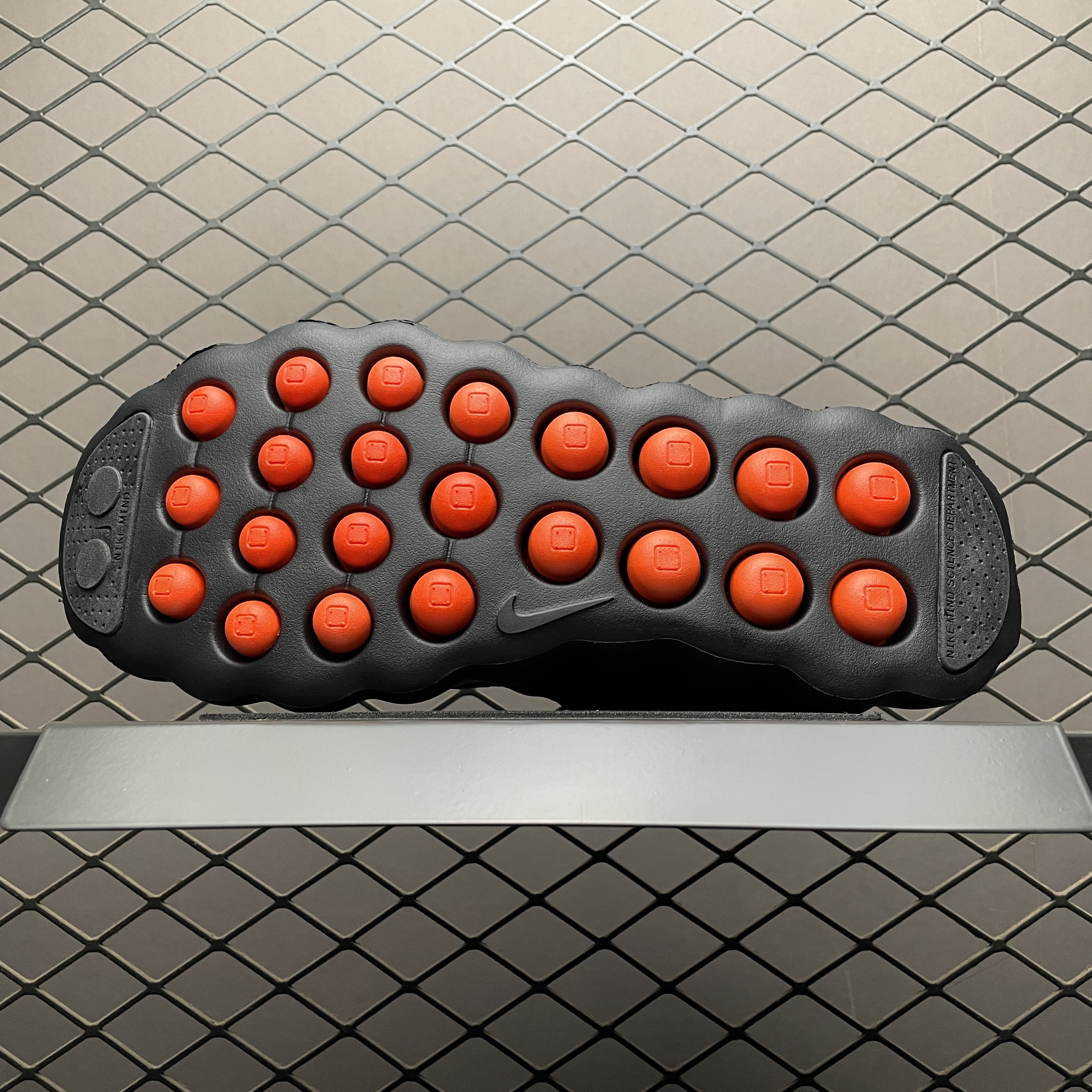 Nike Mind 002 "Black/Hyper Crimson"（HQ4308-001）