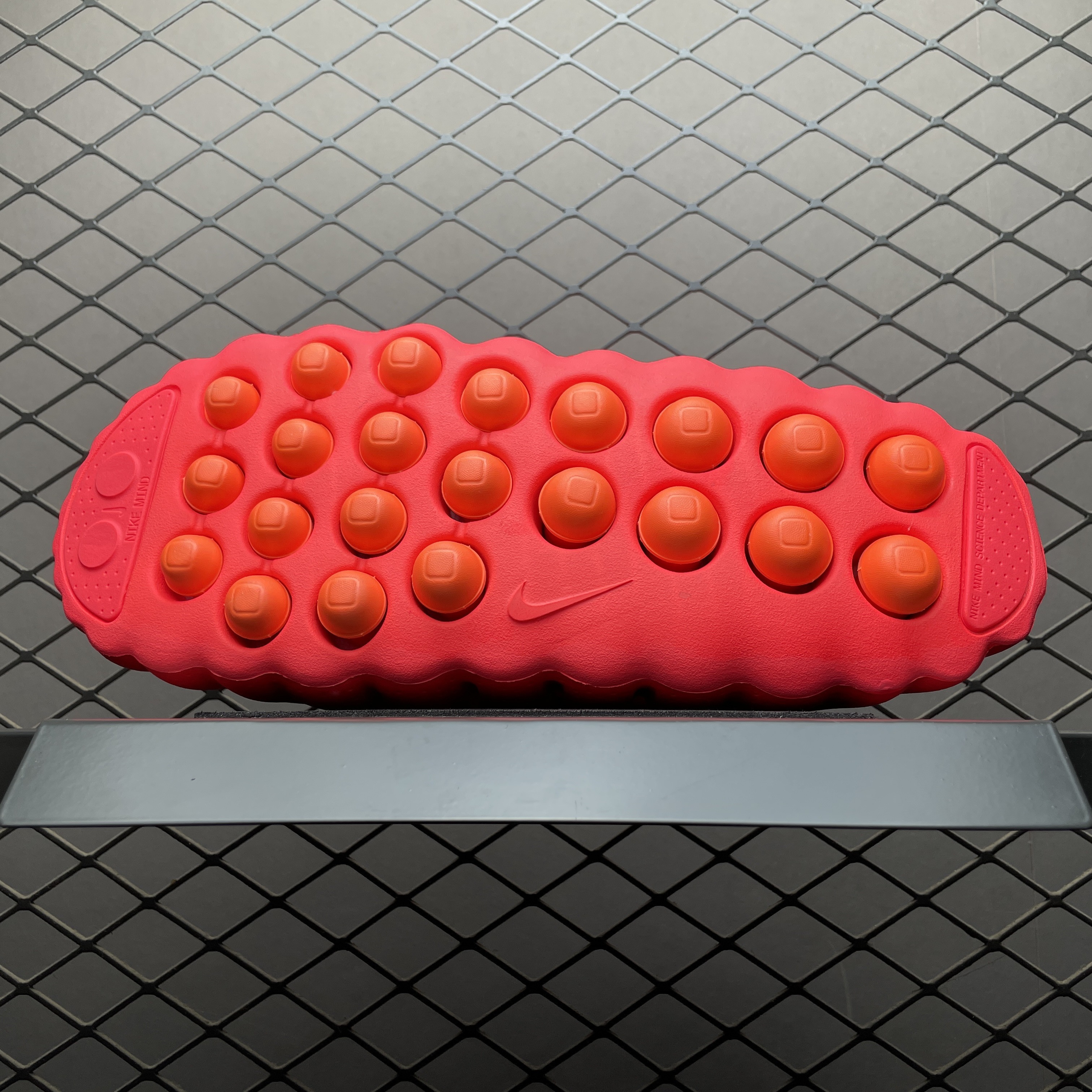 Nike Mind 001 Mules "Solar Red/Hyper Crimson"（HQ4307-600）