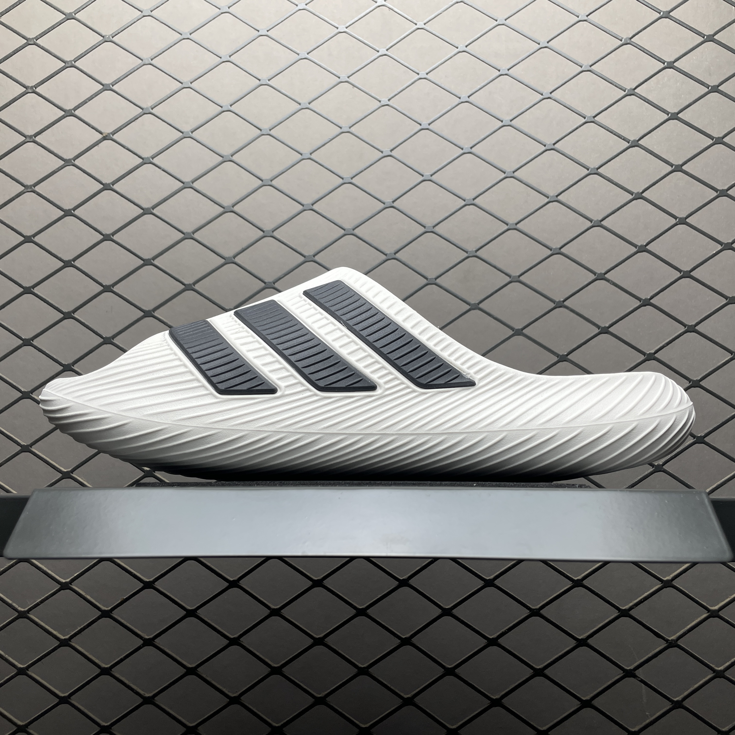 adidas Purechill Slides "Core White/Core Black"（KI0054）