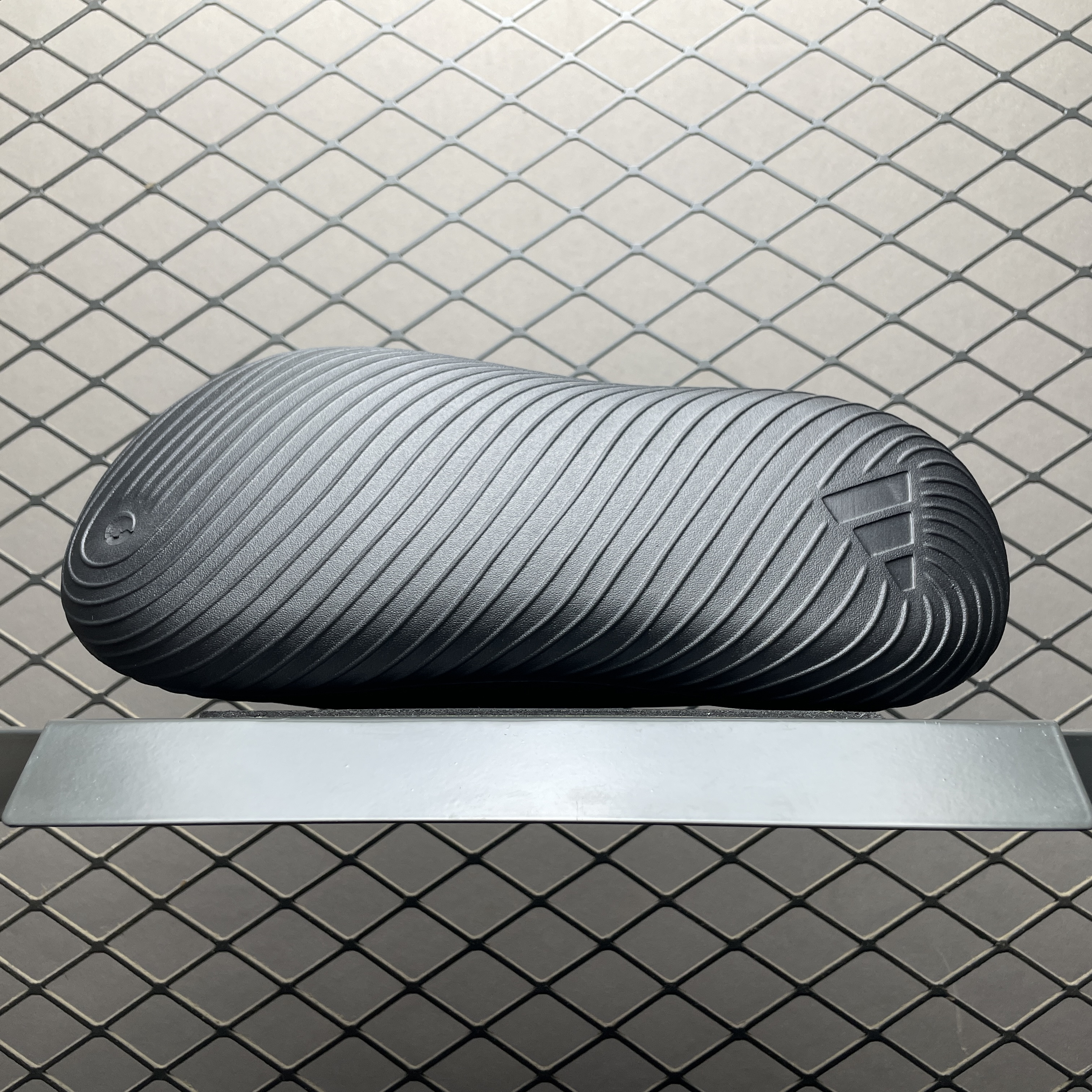 adidas Purechill Slides "Core Black/Cloud White"（KH6414）