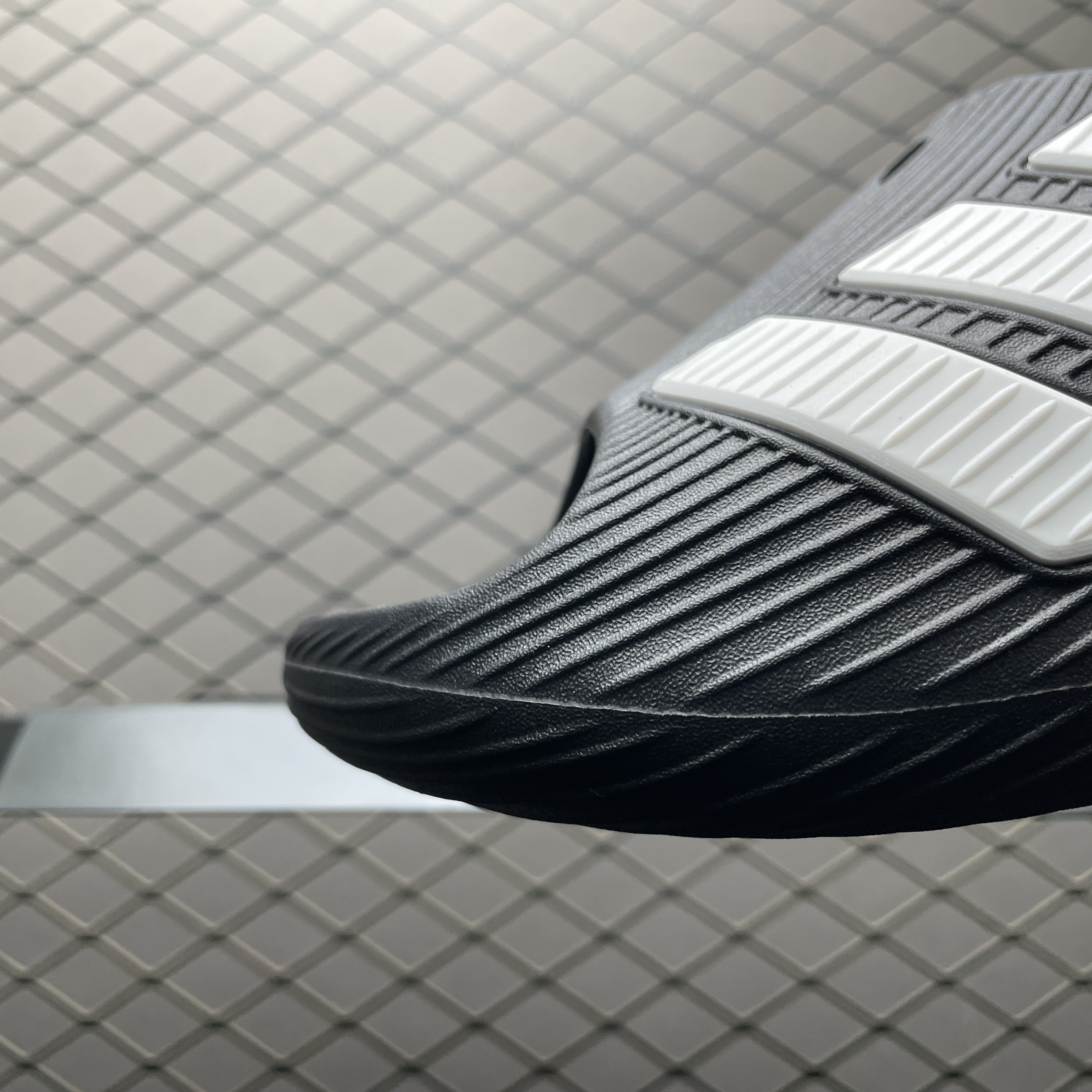 adidas Purechill Slides "Core Black/Cloud White"（KH6414）