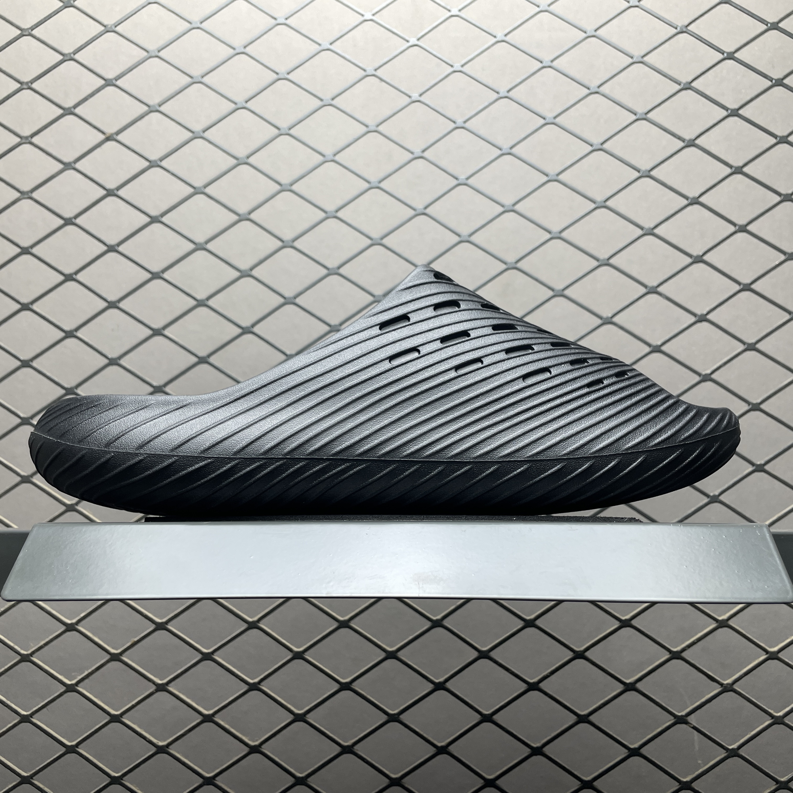 adidas Purechill Slides "Core Black/Cloud White"（KH6414）