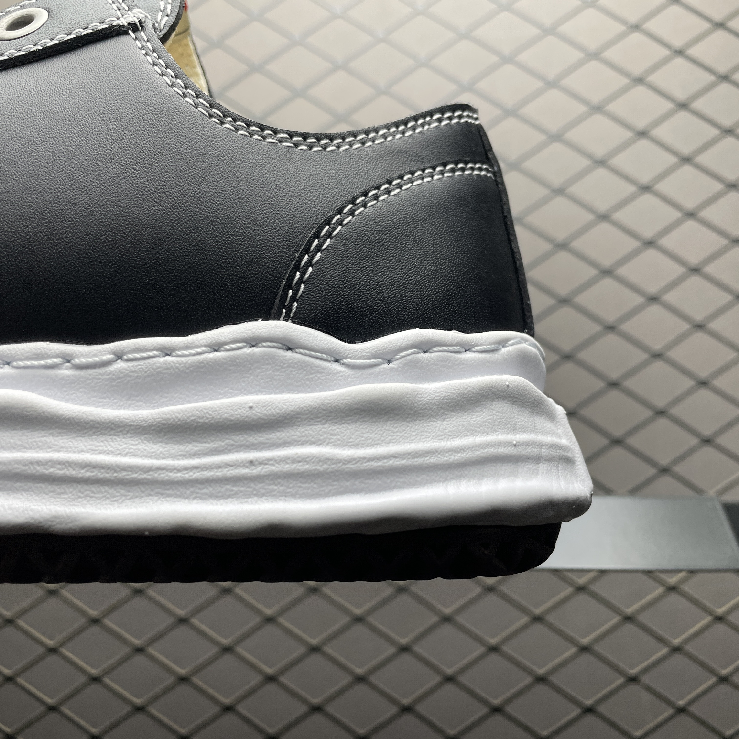 Maison Mihara Yasuhiro Peterson OG Sole Leather Low 'Black'(A06FW736 BLK)