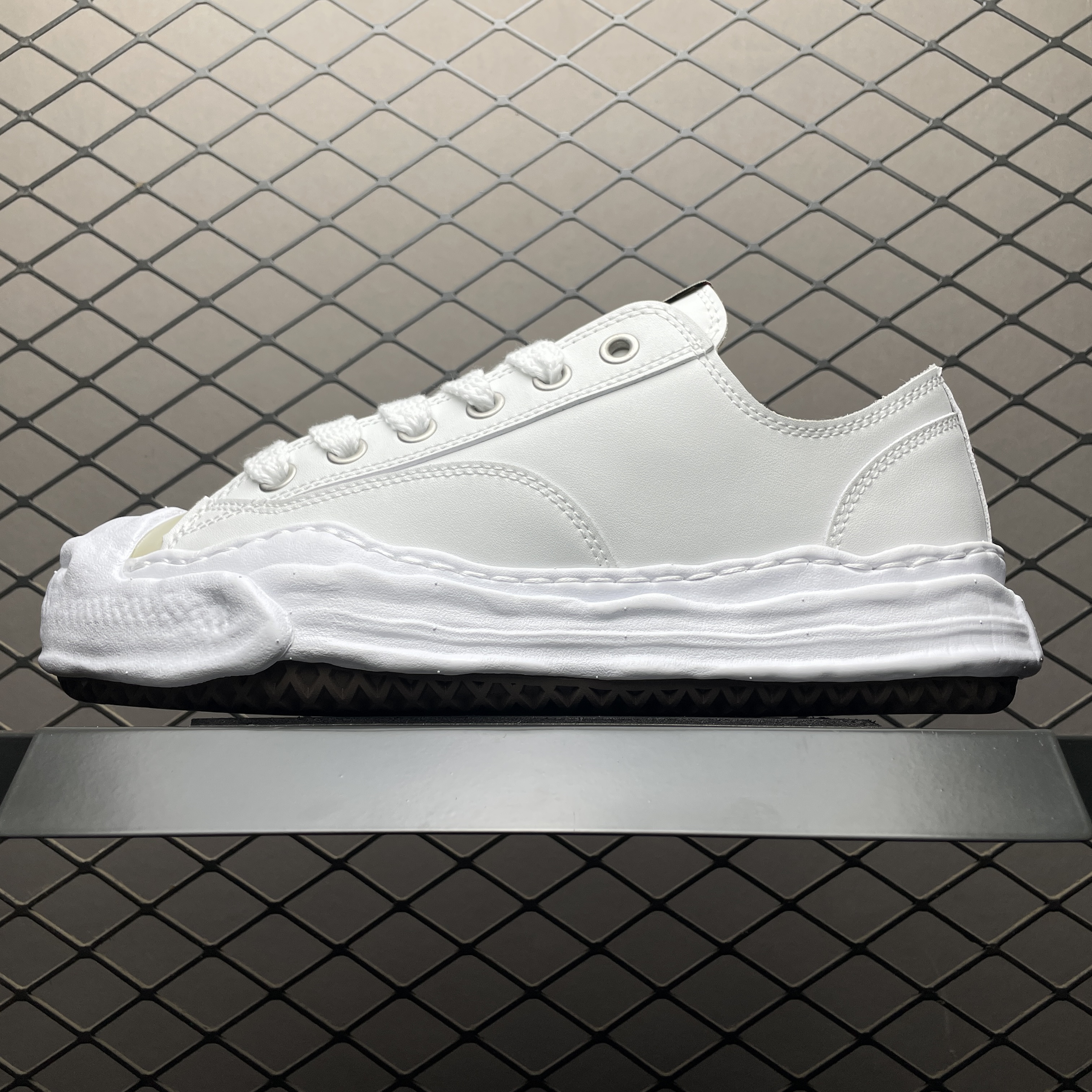 Maison Mihara Yasuhiro Hank OG Sole Leather Low 'White(A05FW704 WHT)
