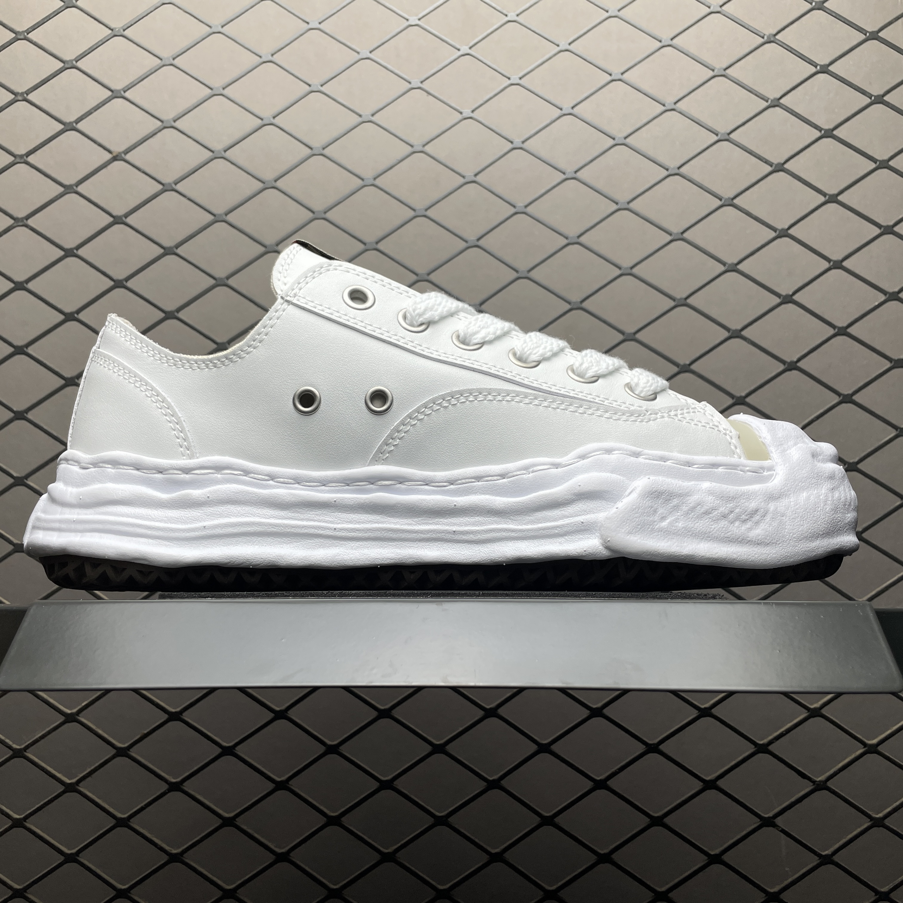 Maison Mihara Yasuhiro Hank OG Sole Leather Low 'White(A05FW704 WHT)
