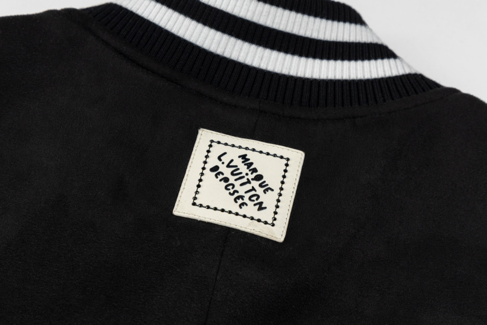 Louis Vuitton Embellished Lambskin Bomber Blouson（1AFXEL）