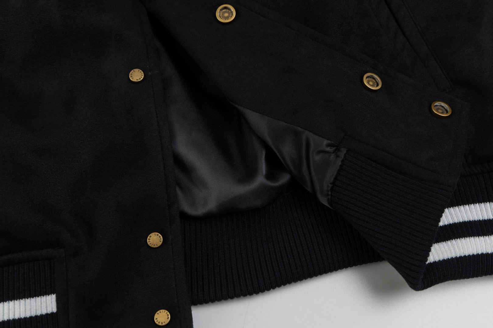 Louis Vuitton Embellished Lambskin Bomber Blouson（1AFXEL）