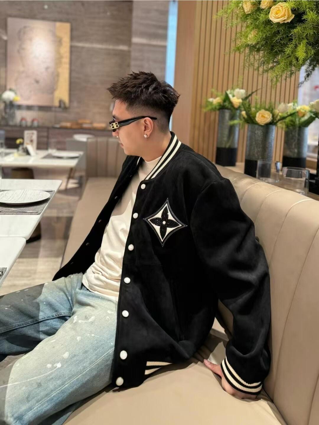 Louis Vuitton Embellished Lambskin Bomber Blouson（1AFXEL）