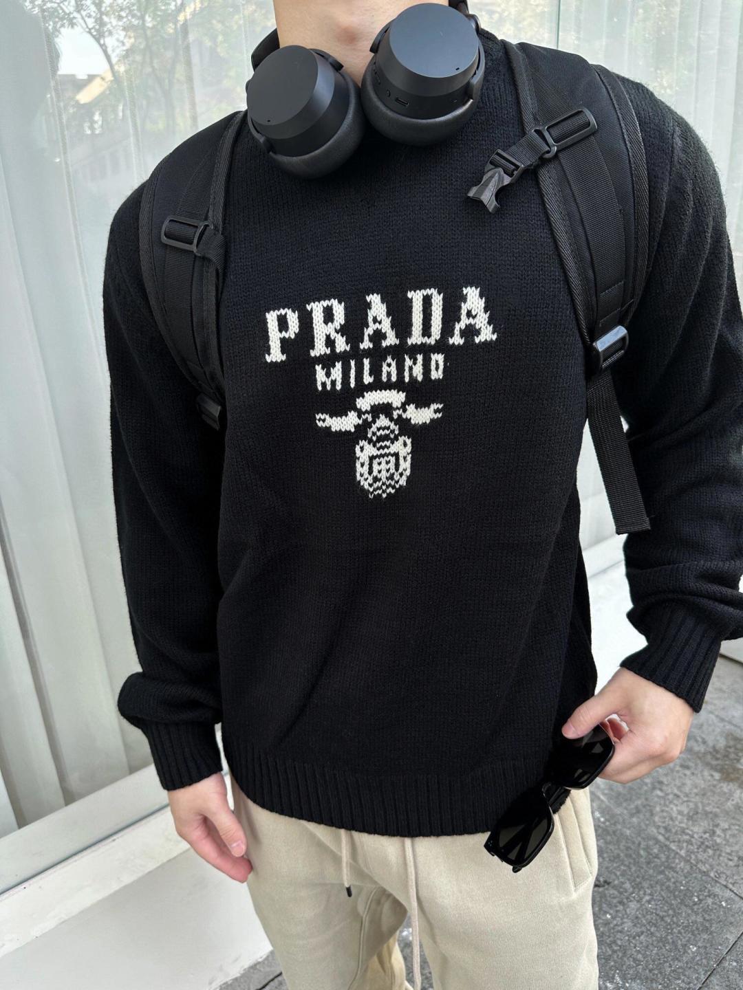 PRADA Wool x cashmere crew neck sweater (UMB223-1YMW-F0K74-S-211）