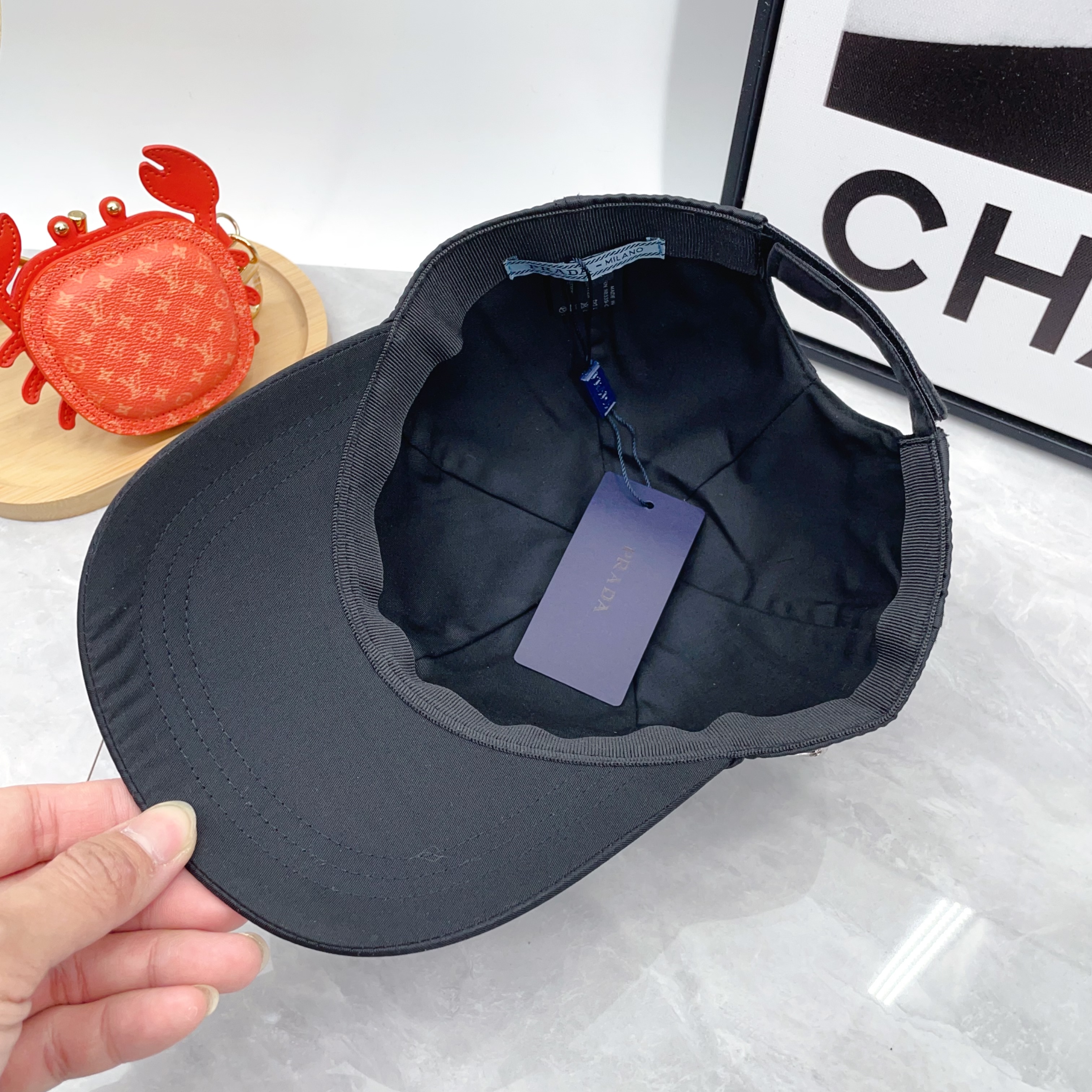 PRADA Re-Nylon baseball cap（1HC274-2B15-F0002）