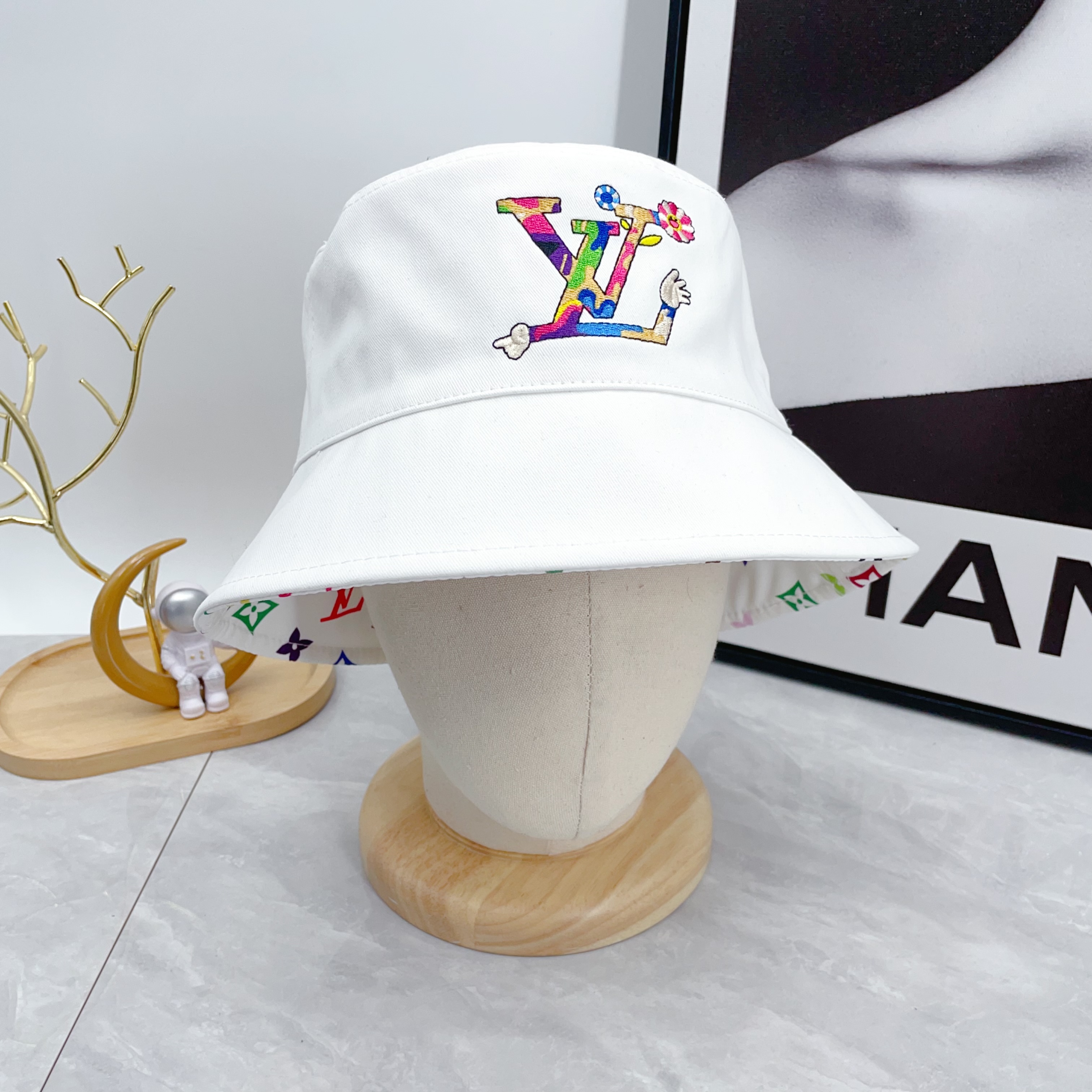 Louis Vuitton Takashi Murakami collaboration superflat bucket hat（M7985M）