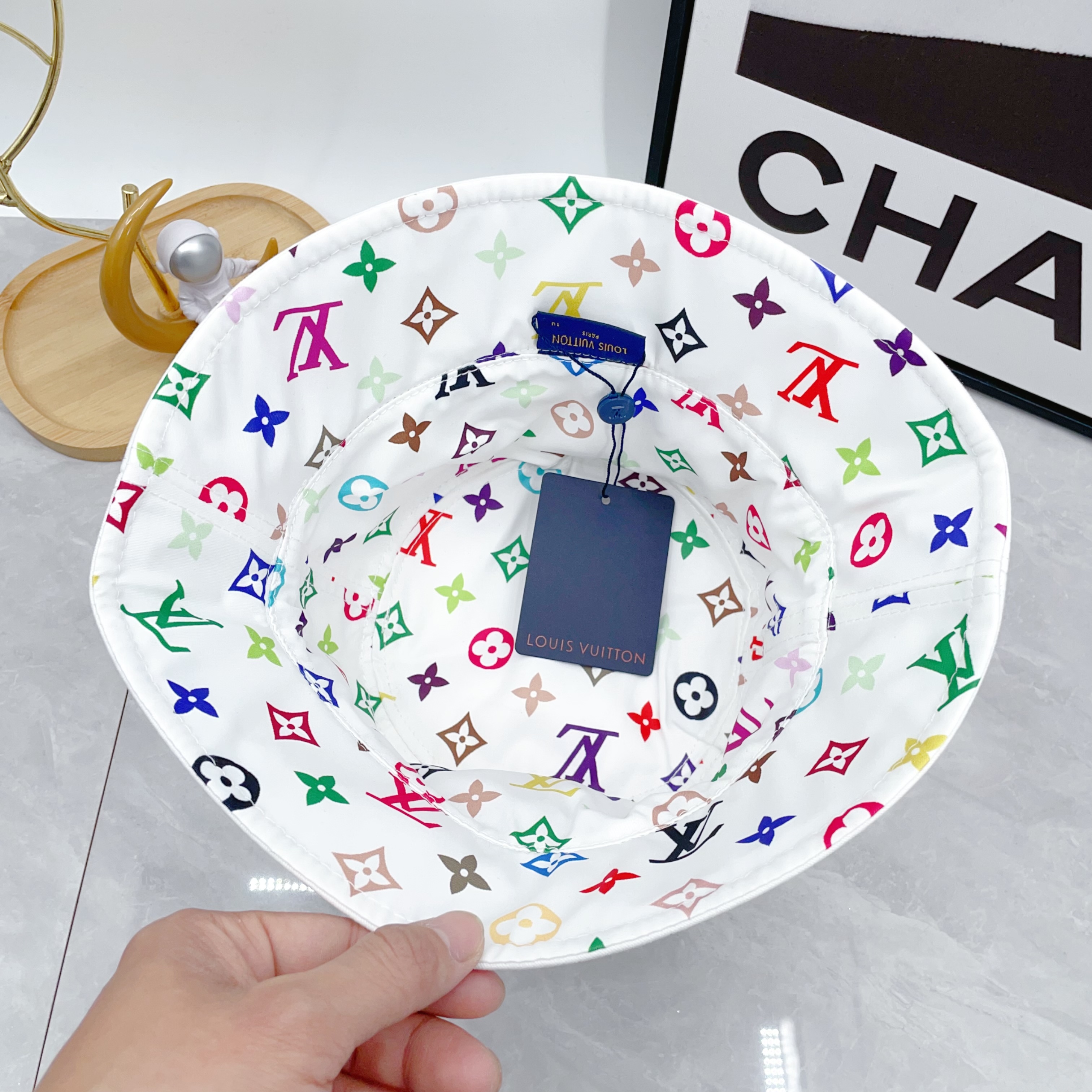 Louis Vuitton Takashi Murakami collaboration superflat bucket hat（M7985M）