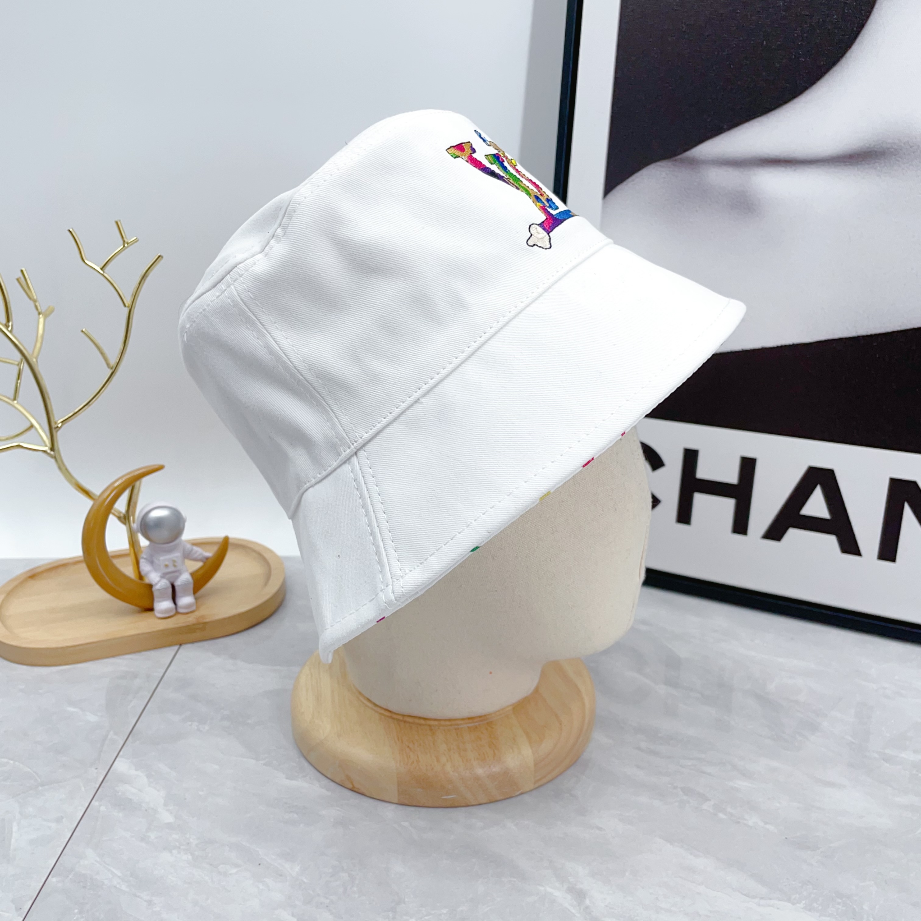 Louis Vuitton Takashi Murakami collaboration superflat bucket hat（M7985M）