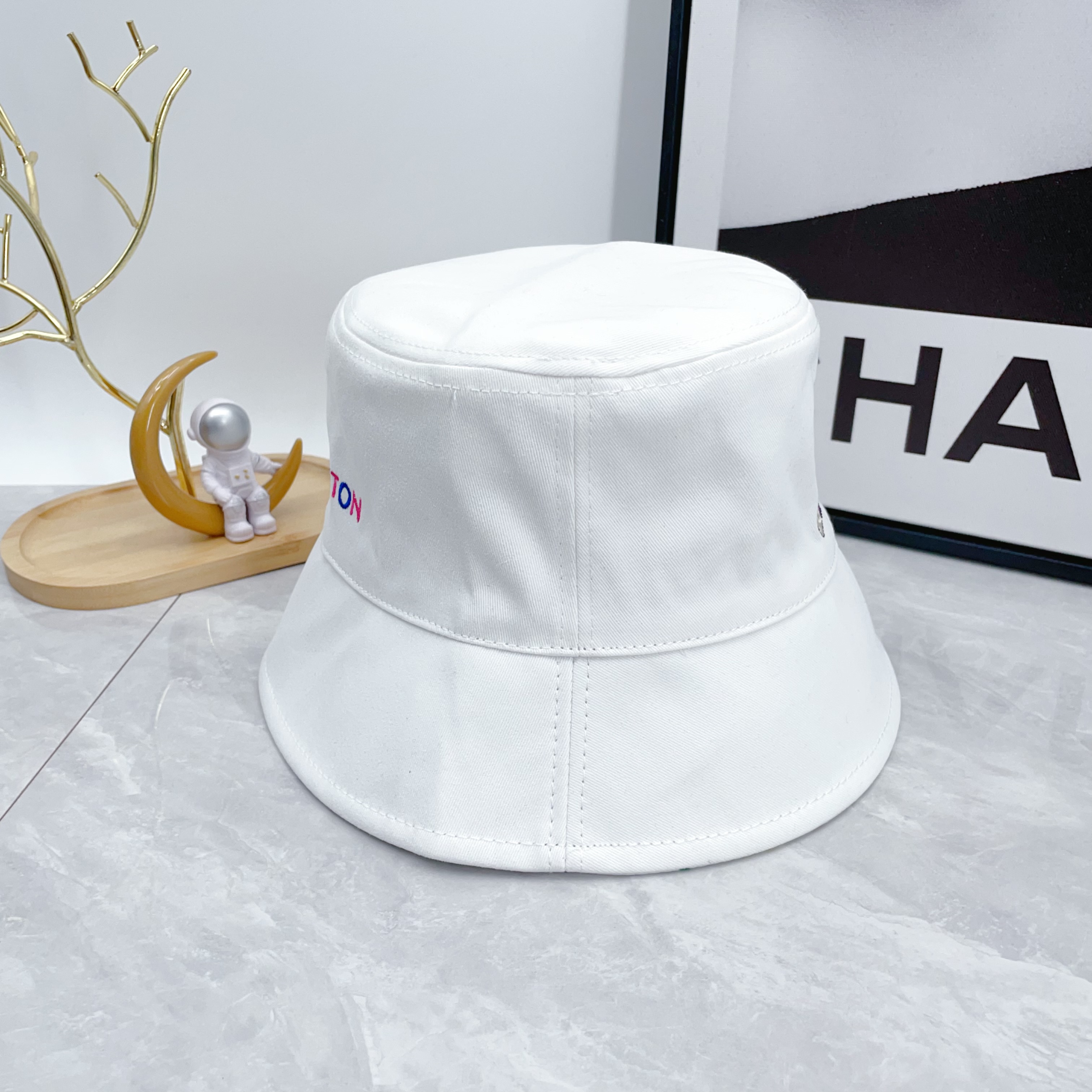 Louis Vuitton Takashi Murakami collaboration superflat bucket hat（M7985M）