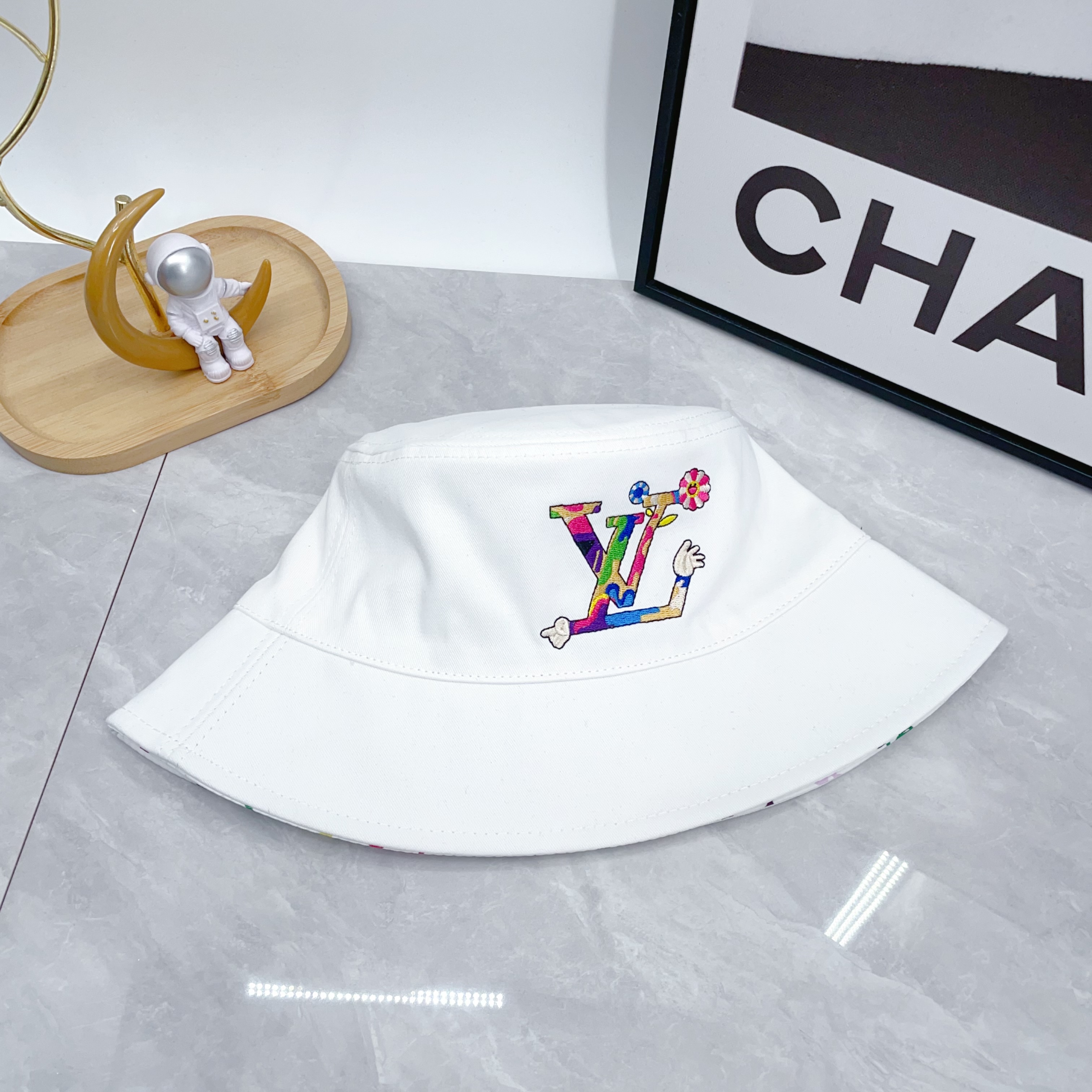 Louis Vuitton Takashi Murakami collaboration superflat bucket hat（M7985M）