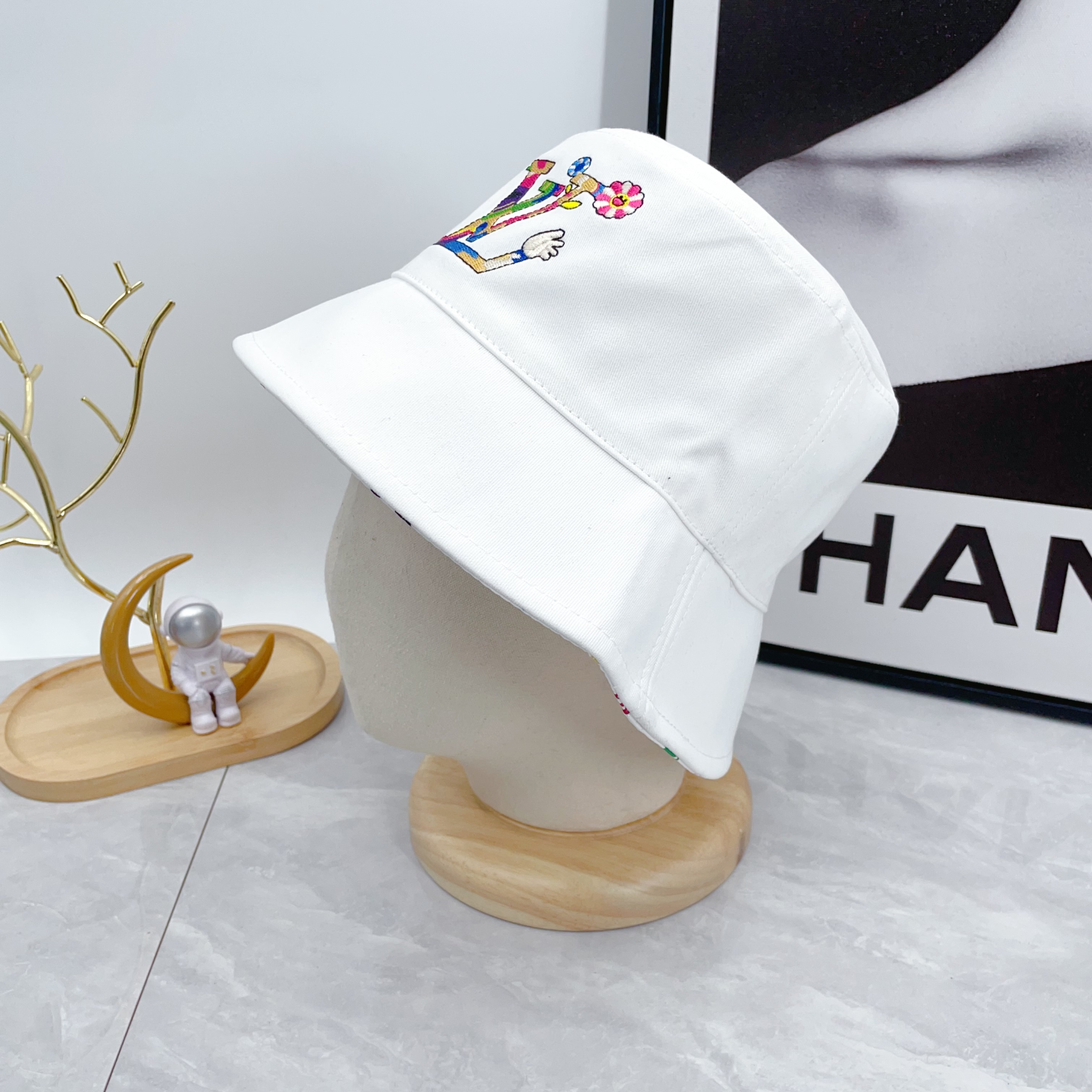 Louis Vuitton Takashi Murakami collaboration superflat bucket hat（M7985M）