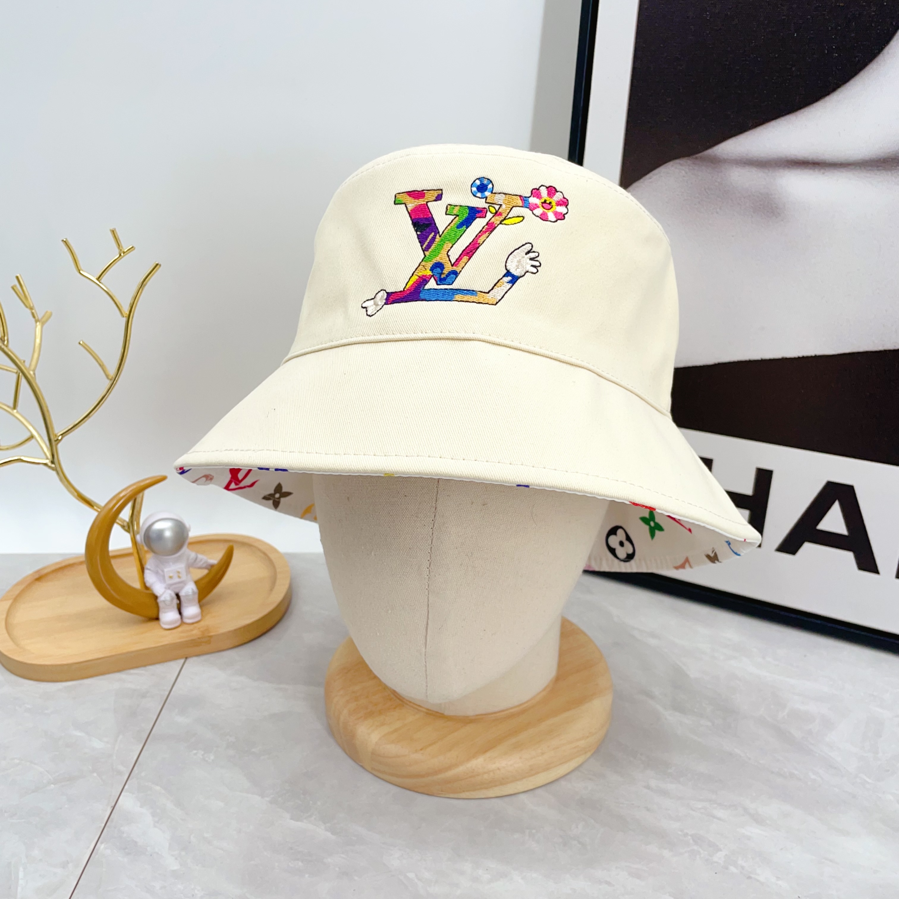 Louis Vuitton Takashi Murakami collaboration superflat bucket hat（M7985M）