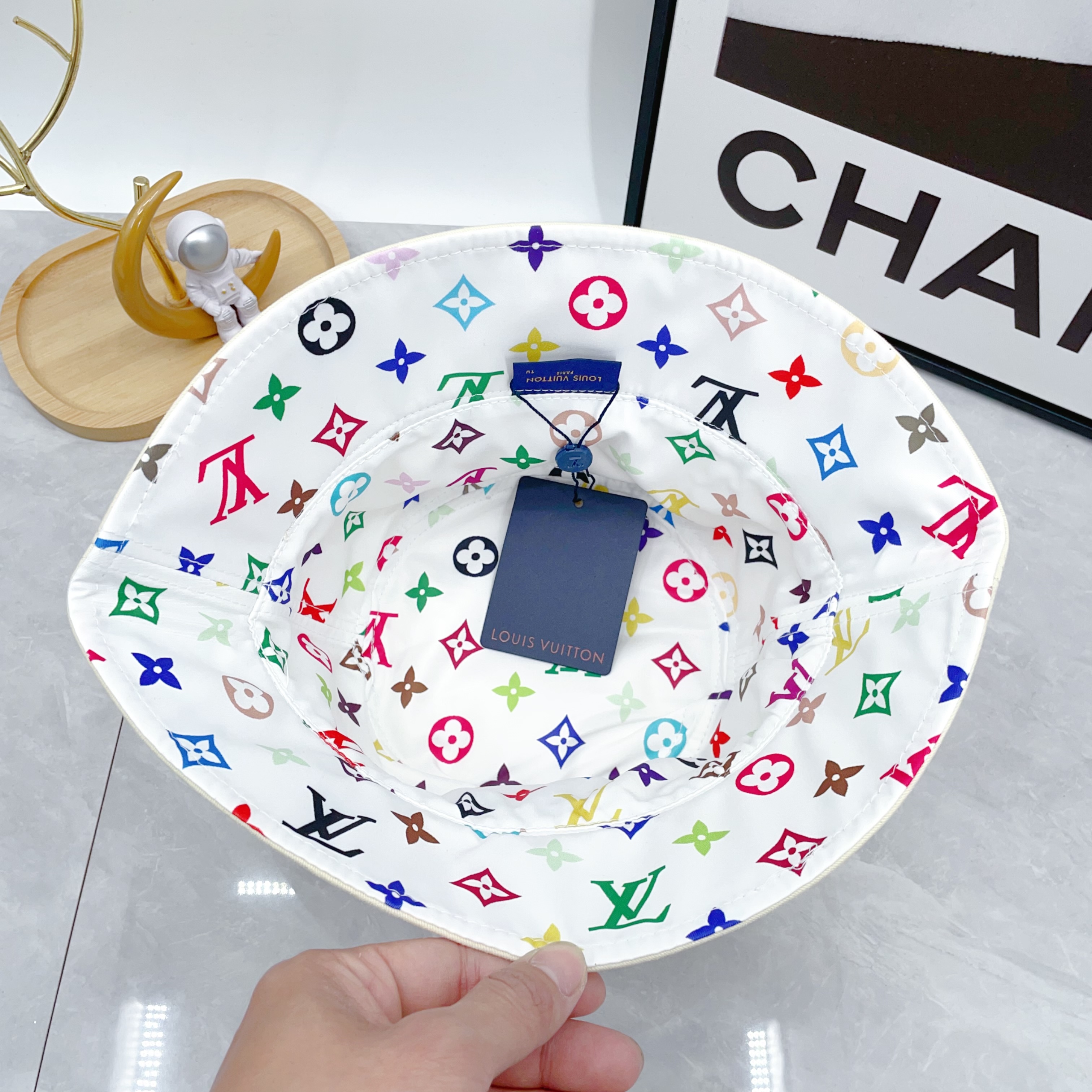 Louis Vuitton Takashi Murakami collaboration superflat bucket hat（M7985M）