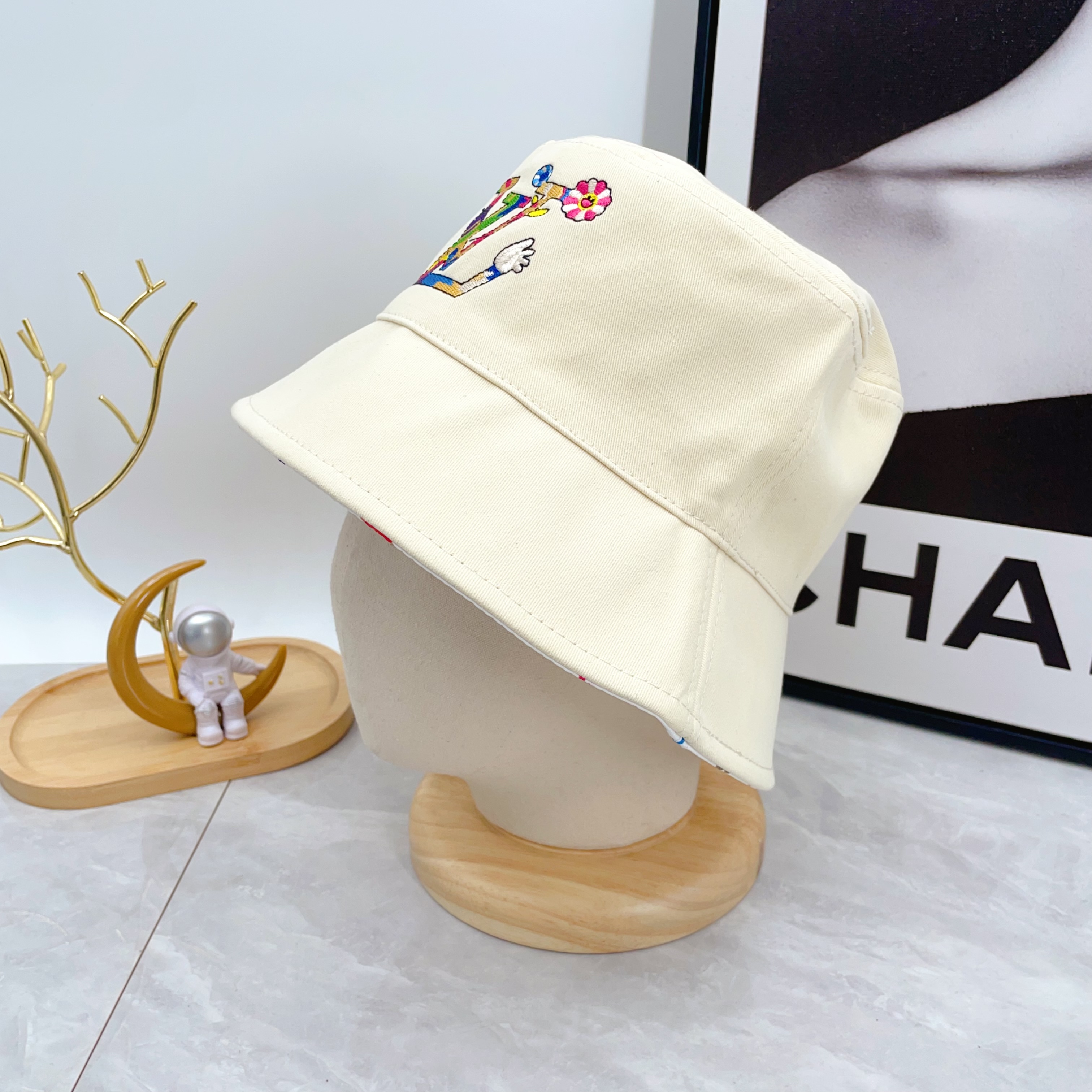 Louis Vuitton Takashi Murakami collaboration superflat bucket hat（M7985M）