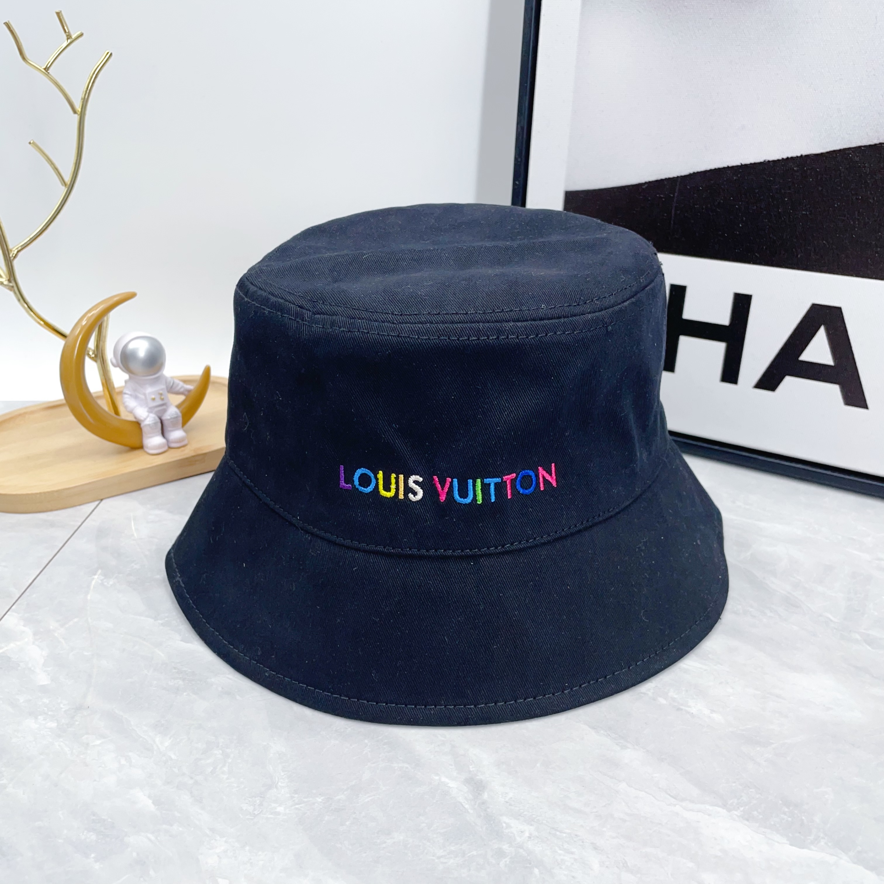 Louis Vuitton Takashi Murakami collaboration superflat bucket hat（M7985M）