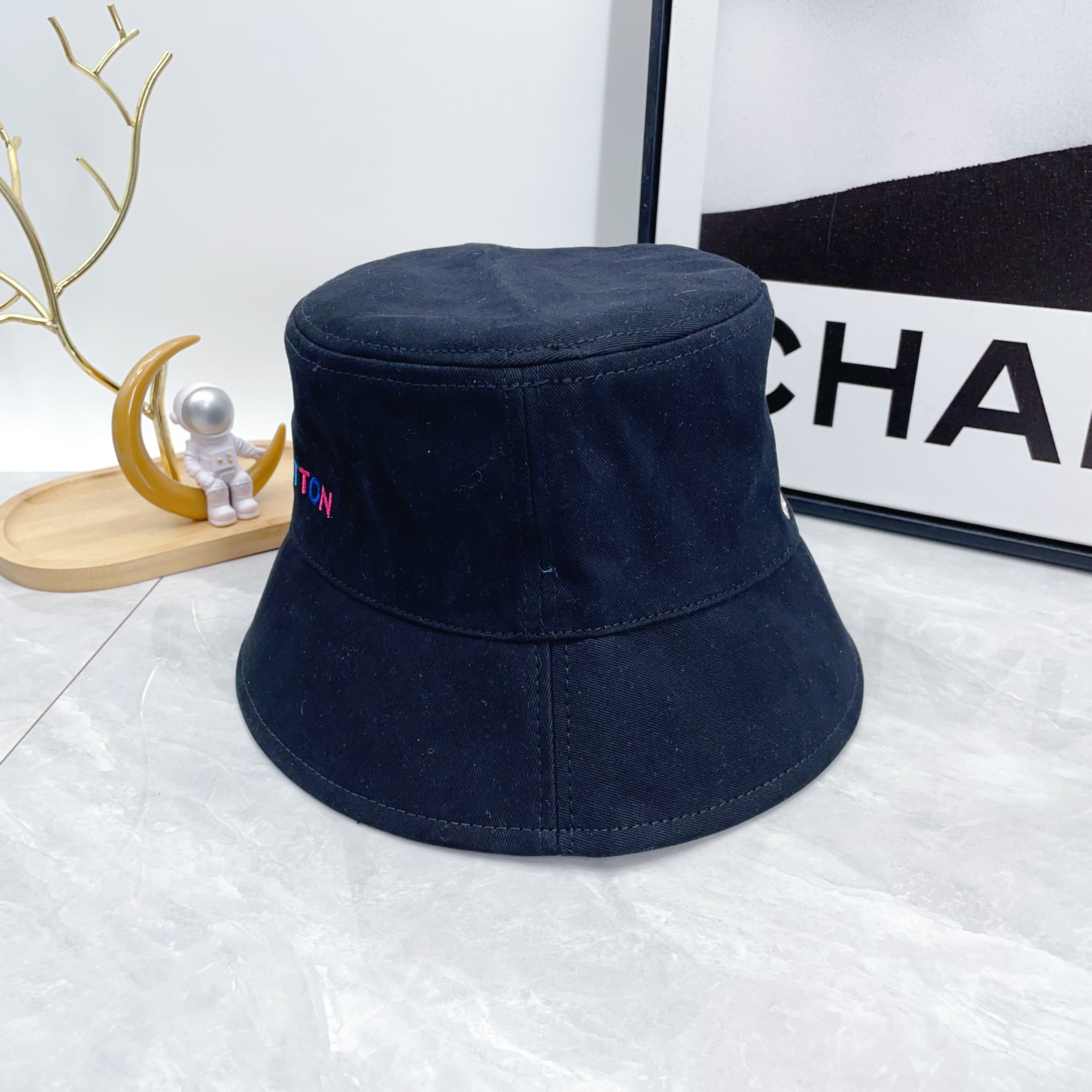 Louis Vuitton Takashi Murakami collaboration superflat bucket hat（M7985M）