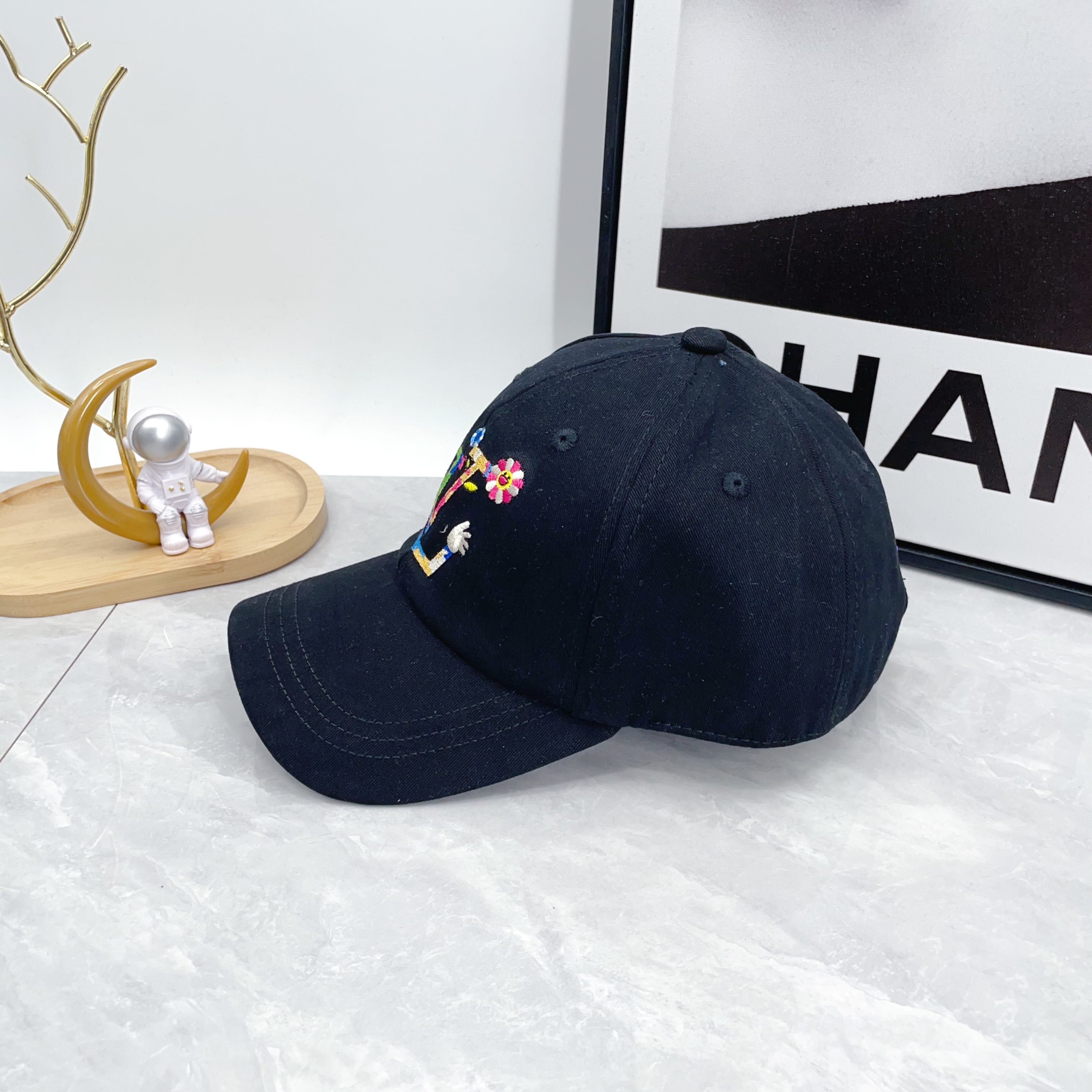 Louis Vuitton Cap Superflat（M5000M）