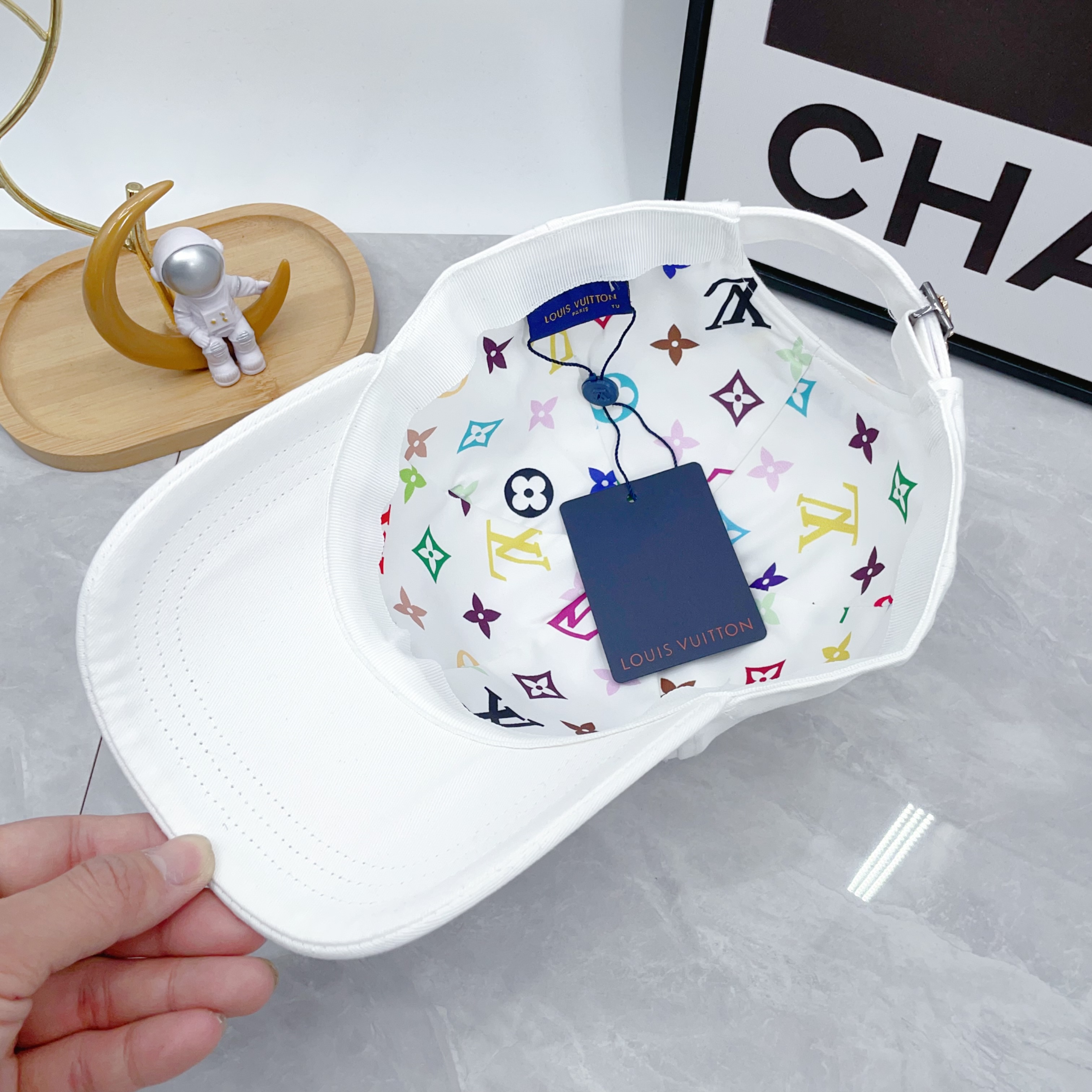Louis Vuitton Cap Superflat（M5000M）