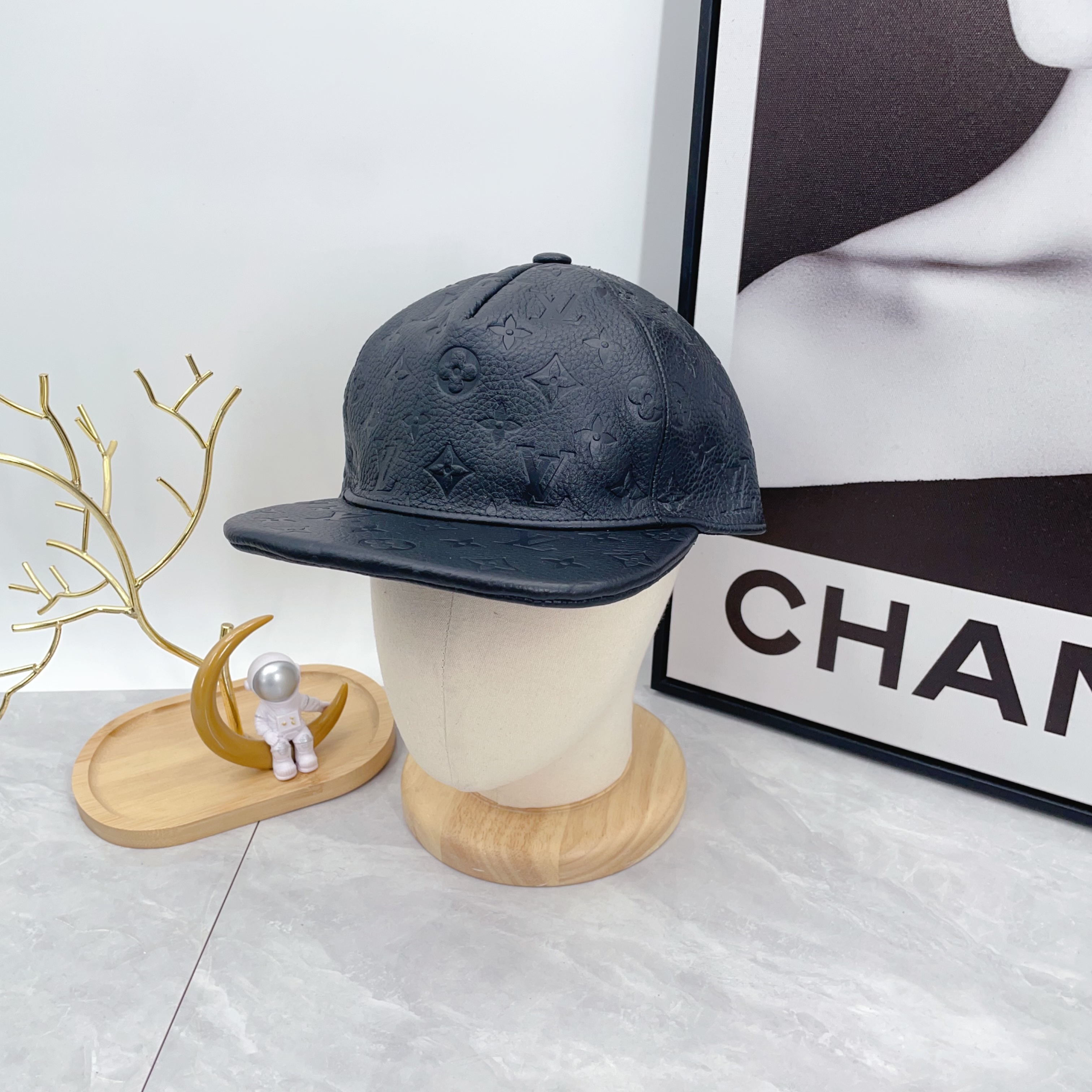 Louis Vuitton Monogram Shadow Cap "Noir"（M76580）