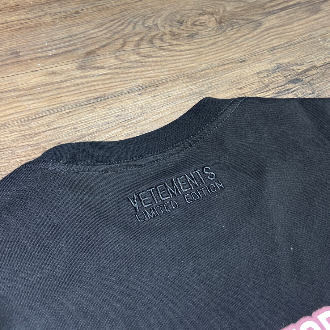 Vetements No Time For Romance T-Shirt 'Black'（1UA52TR440B）
