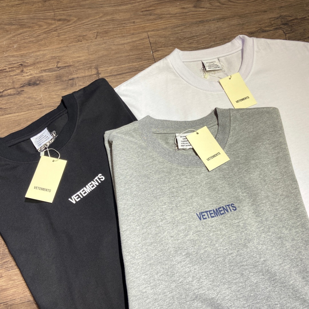 Vetements Logo Patch T-Shirt （UE51TR540B）
